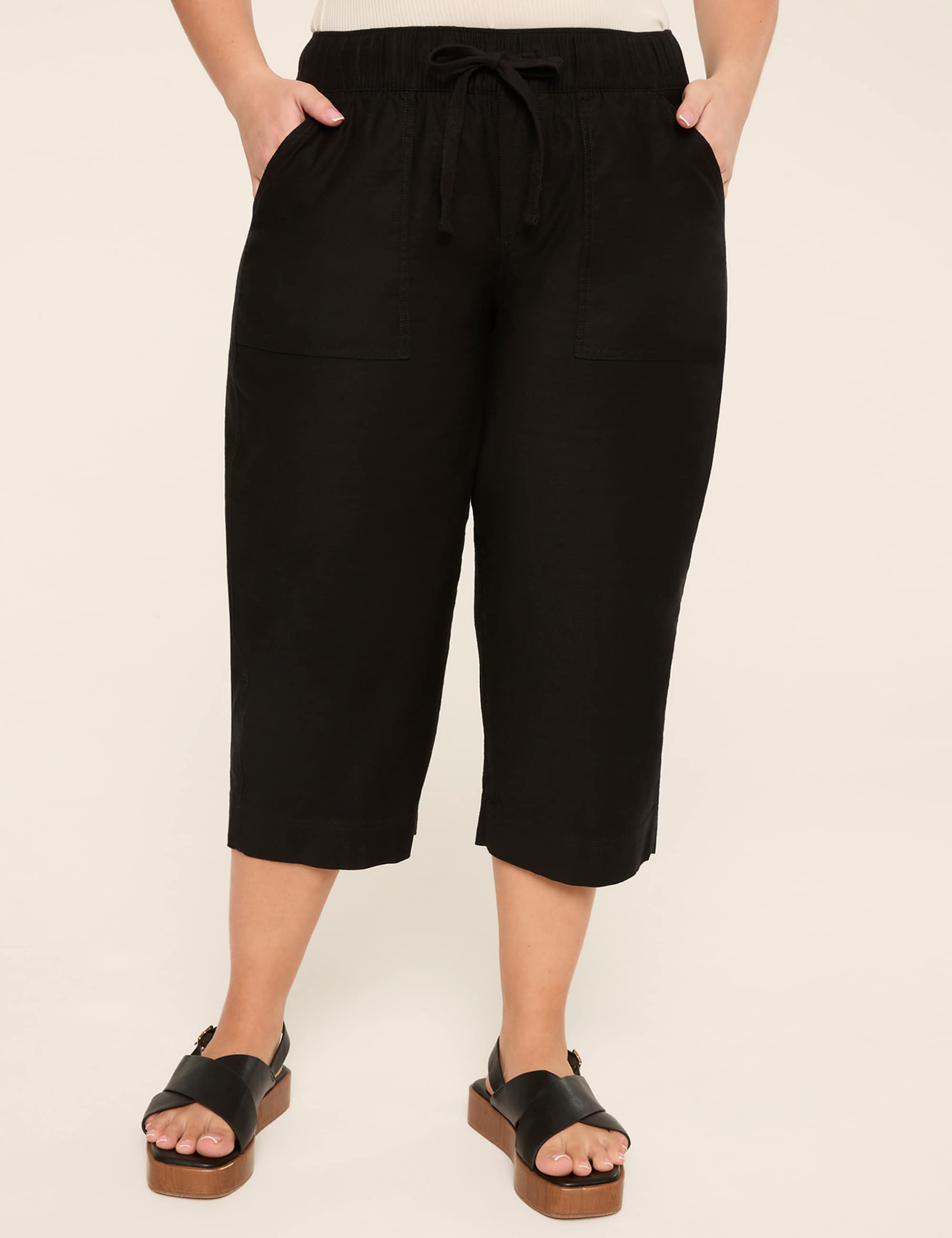 Slub Pull-On Capri Pant