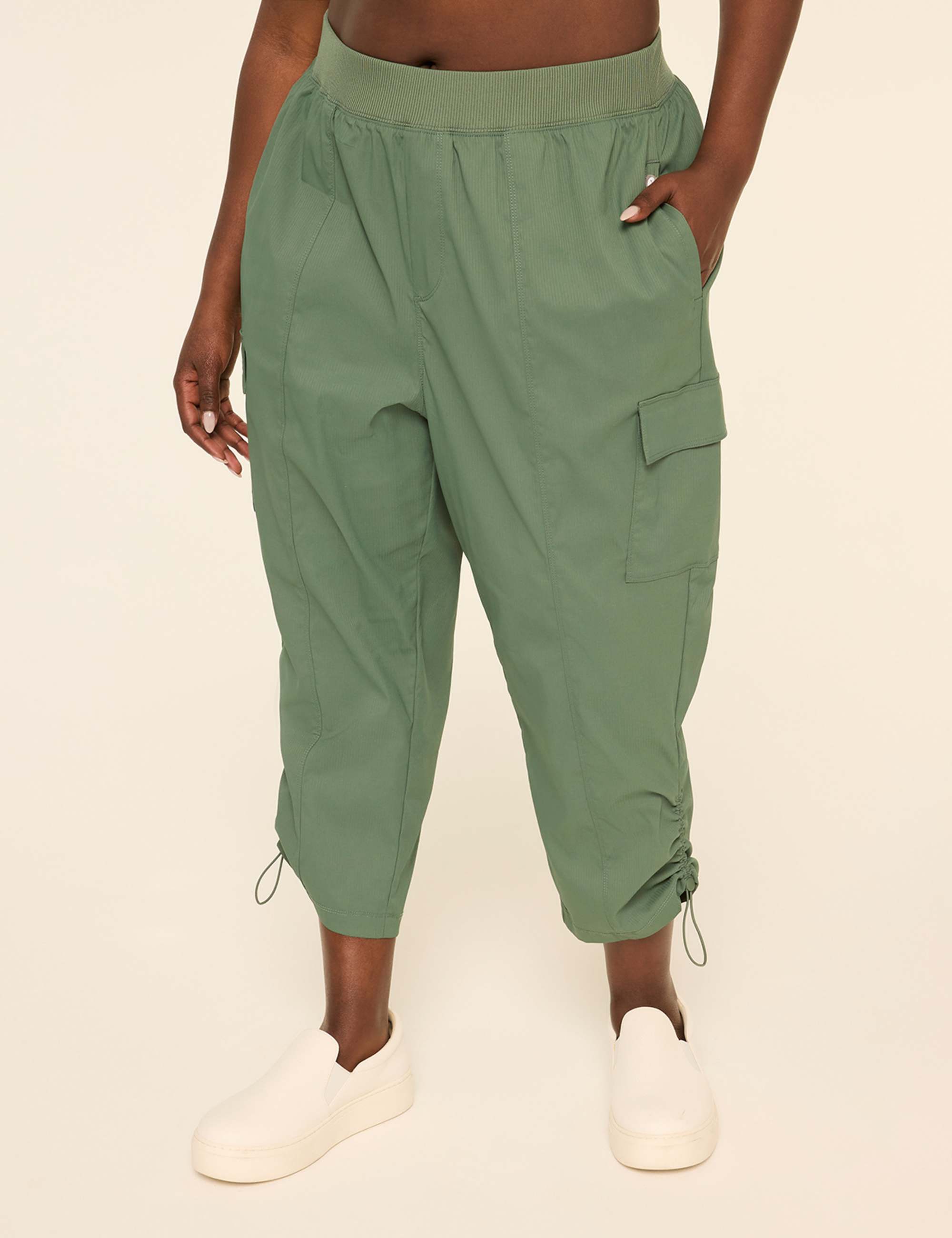 LIVI Stretch Woven Crop Pant