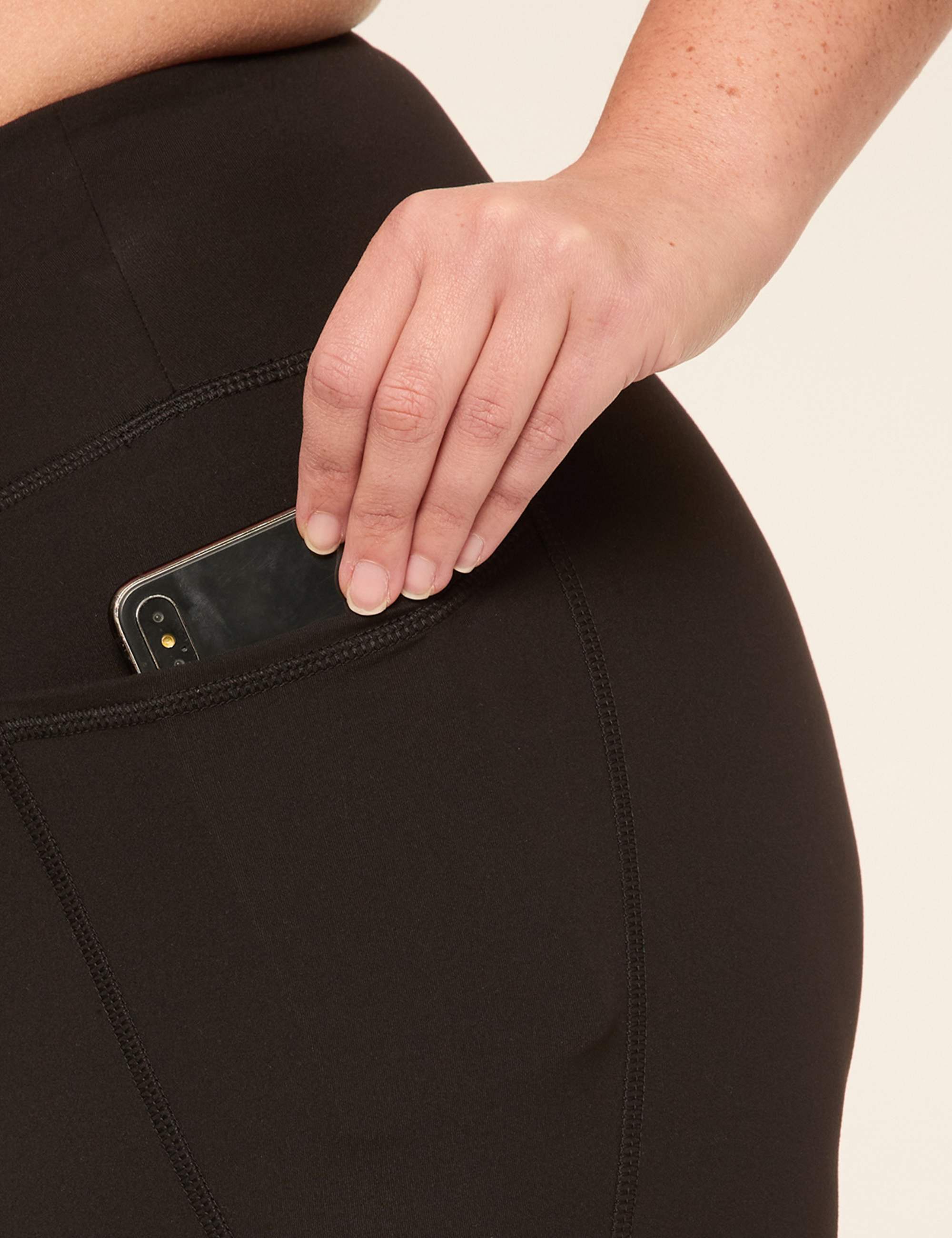 LIVI Soft Ultra High-Rise Crossover Waist 7/8 Legging