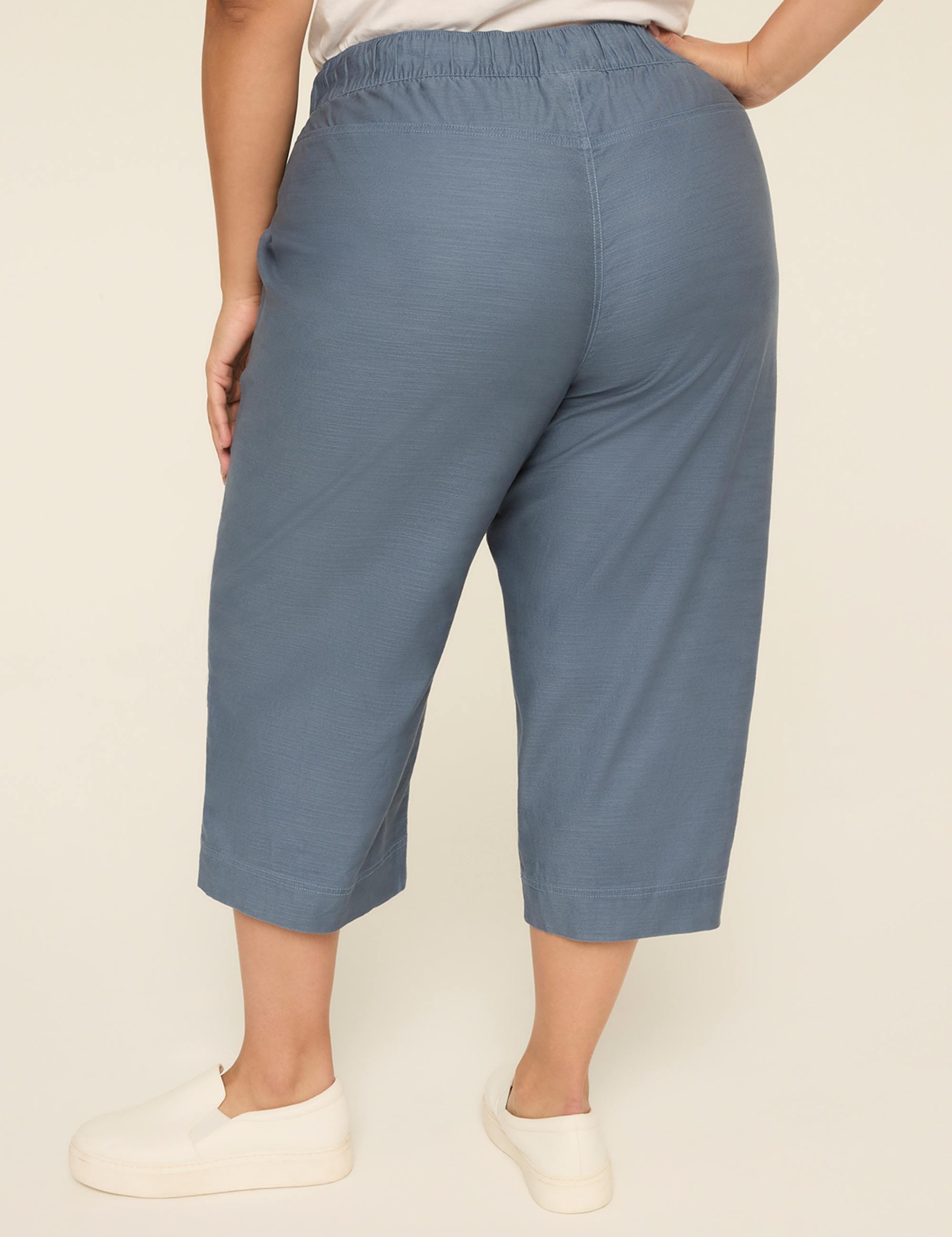 Slub Pull-On Capri Pant