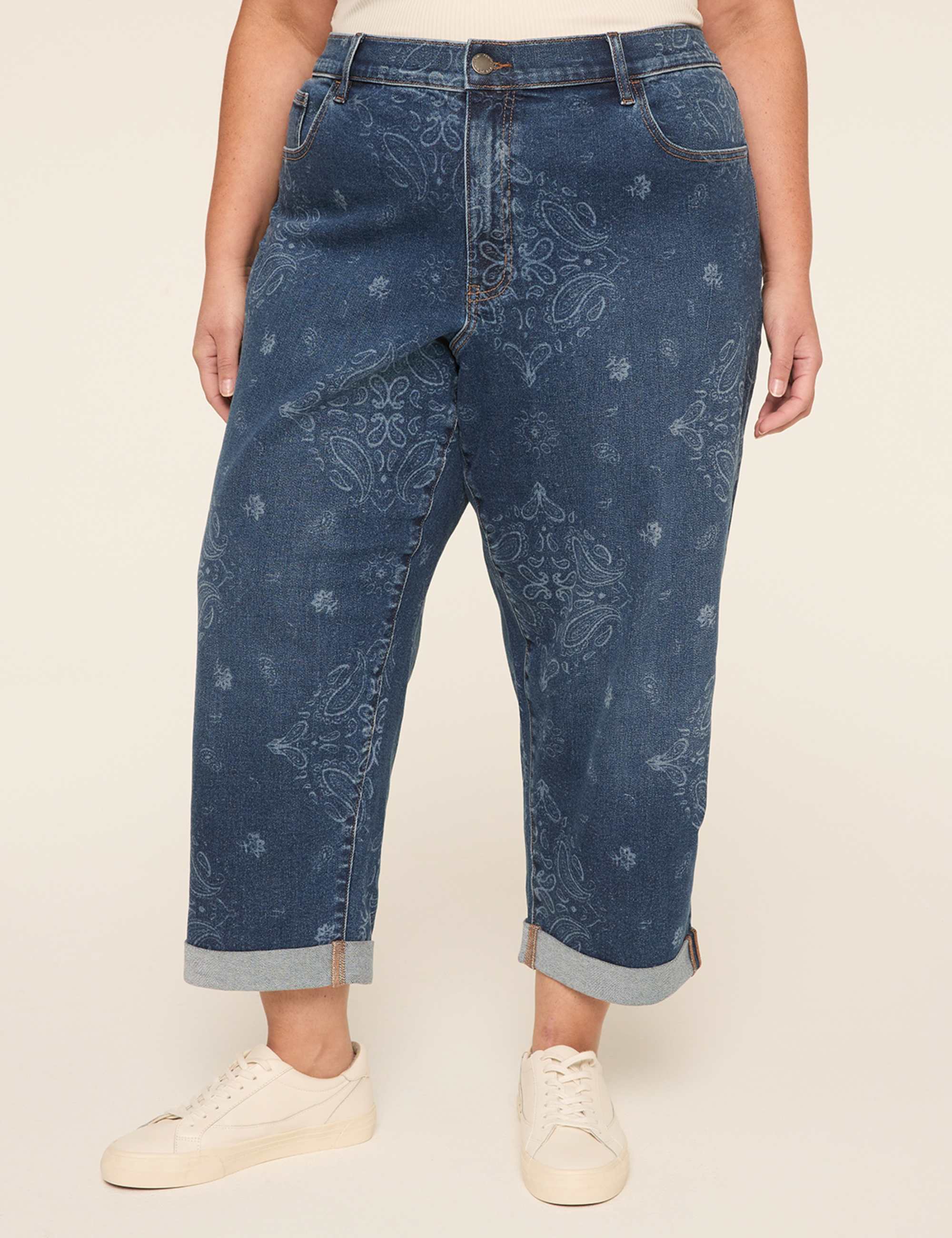 Boyfriend Fit Bandana Print Capri Jean