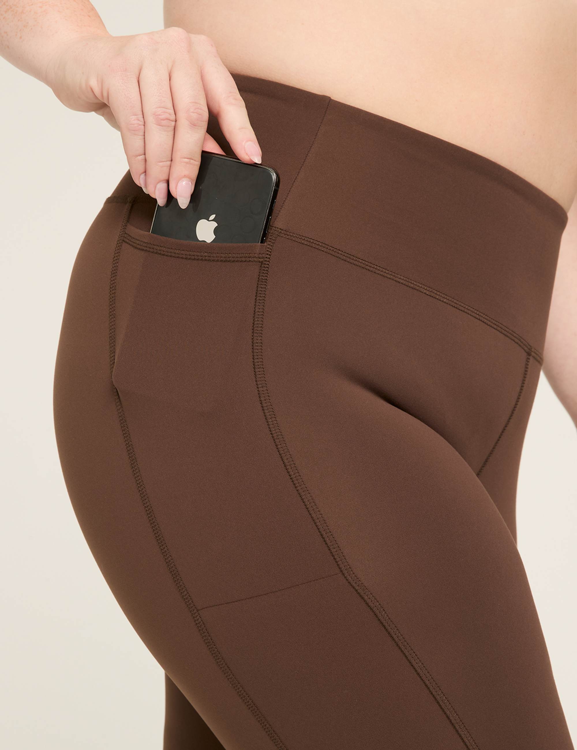 LIVI Soft Macrame-Detail 21" Capri Legging
