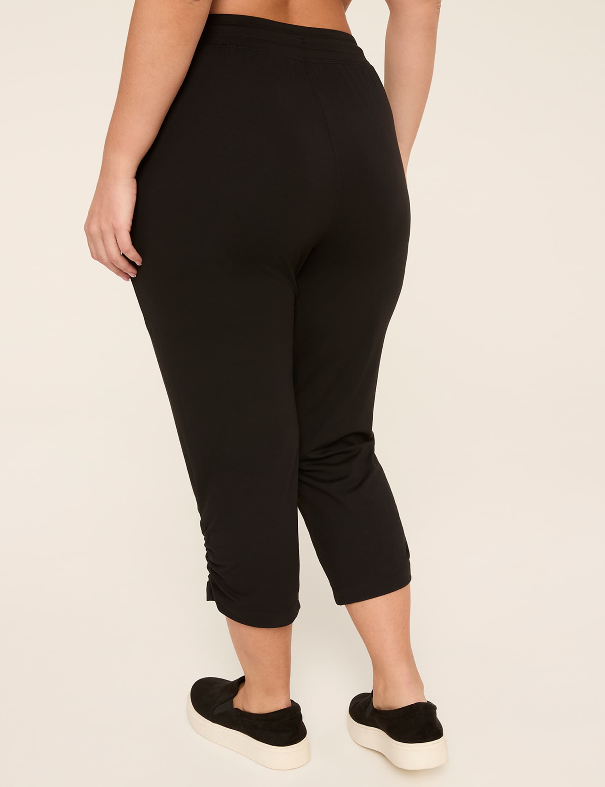 LIVI Soft Ruched Crop