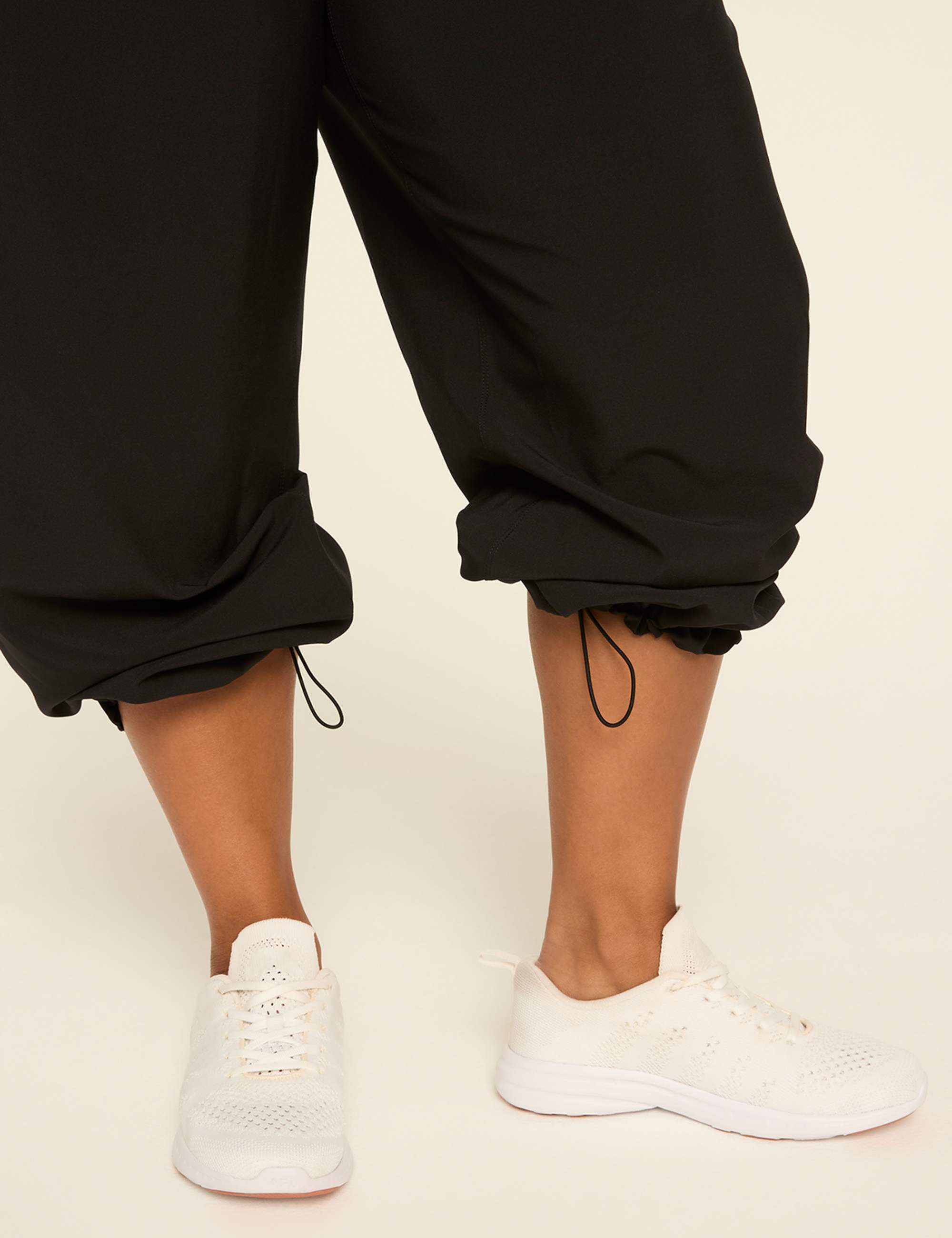 LIVI Stretch Woven Adjustable Bungee-Detail Wide Leg Pant