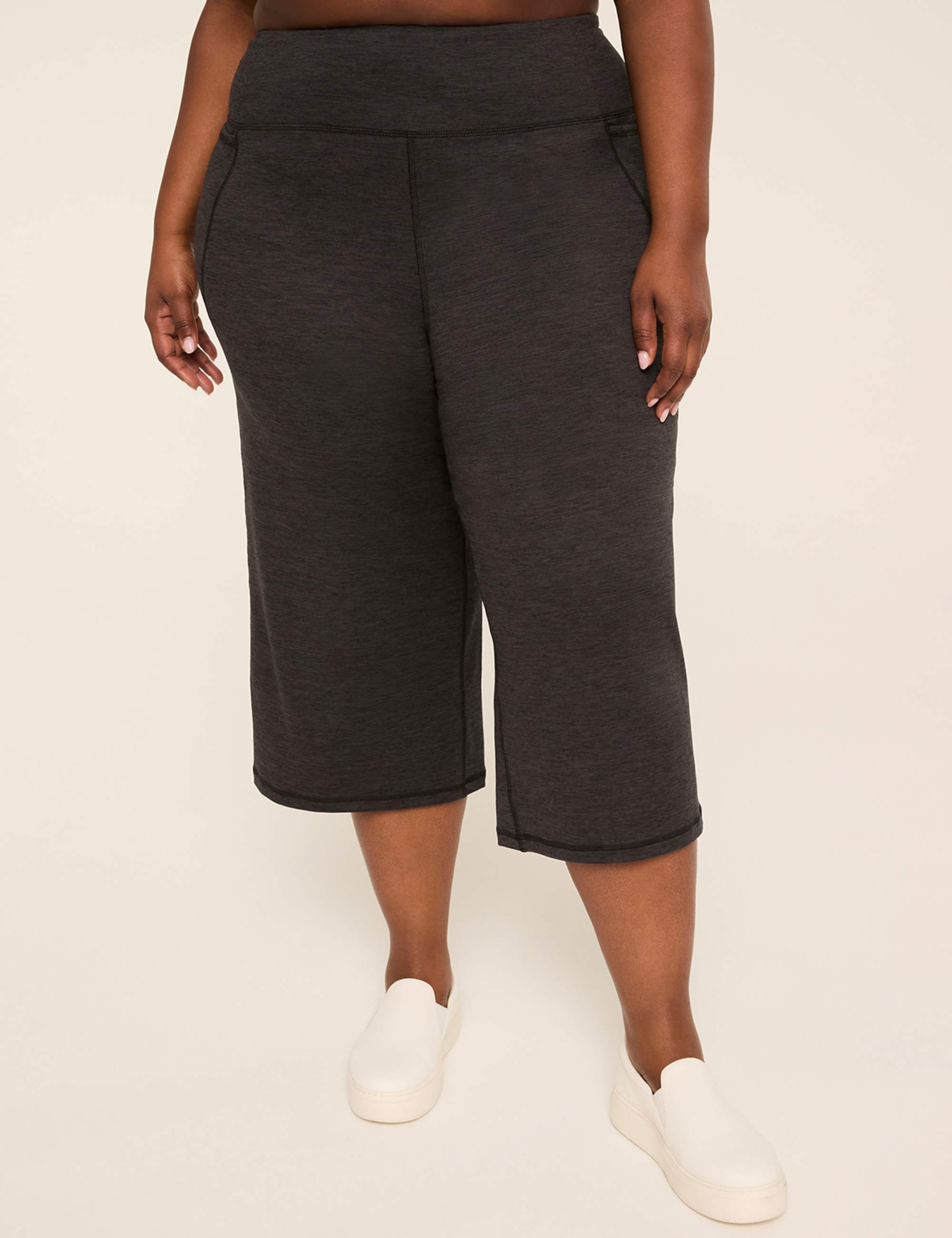 LIVI Soft Wide Leg Crop Pant