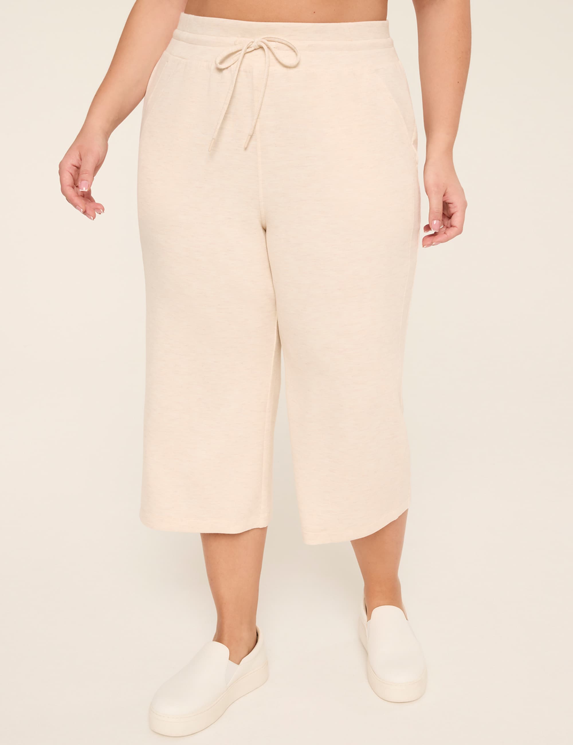 LIVI Journey Relaxed Straight Crop Pant