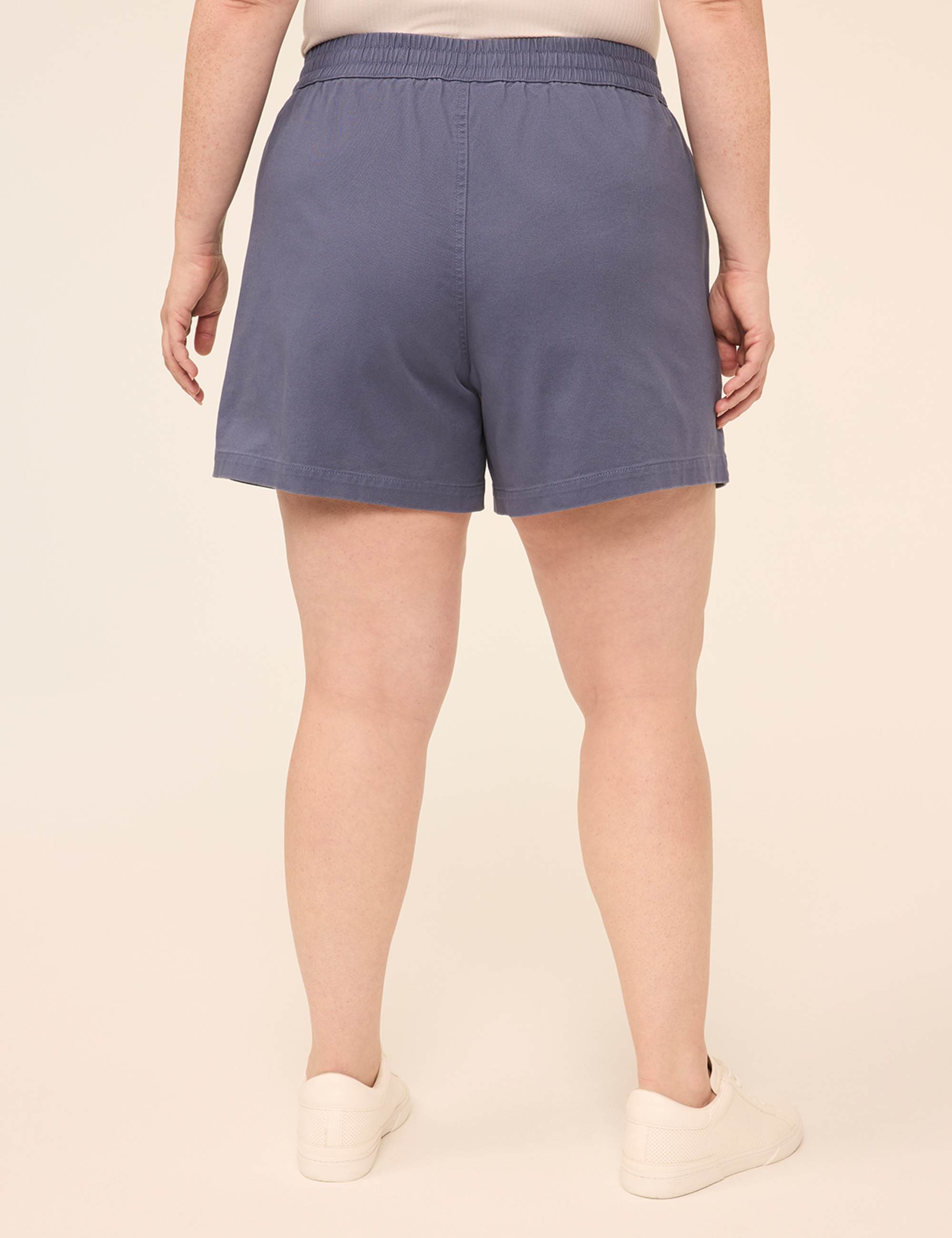 Relaxed Pull-On 5” Short