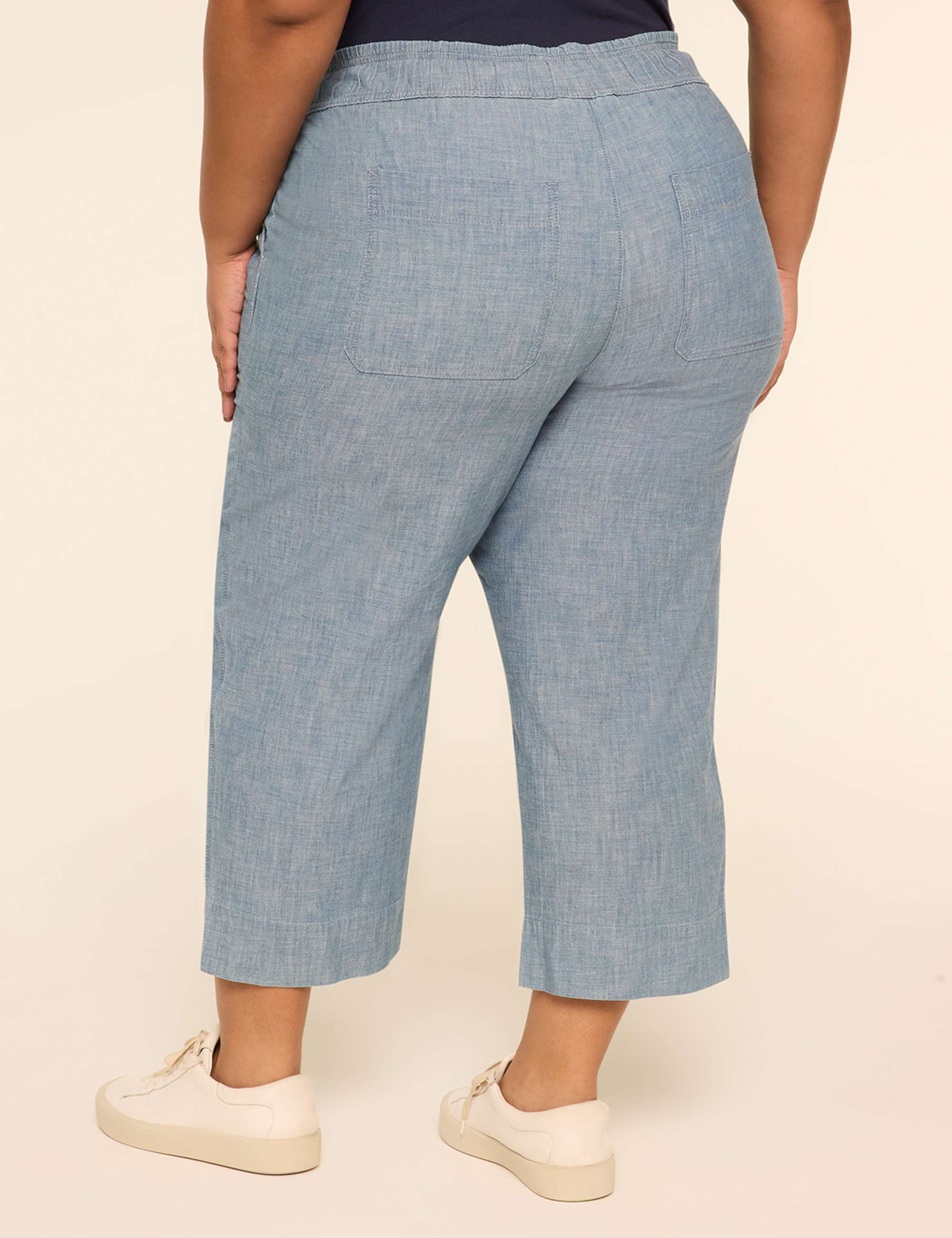 Chambray Pull-On Straight Leg Capri Pant