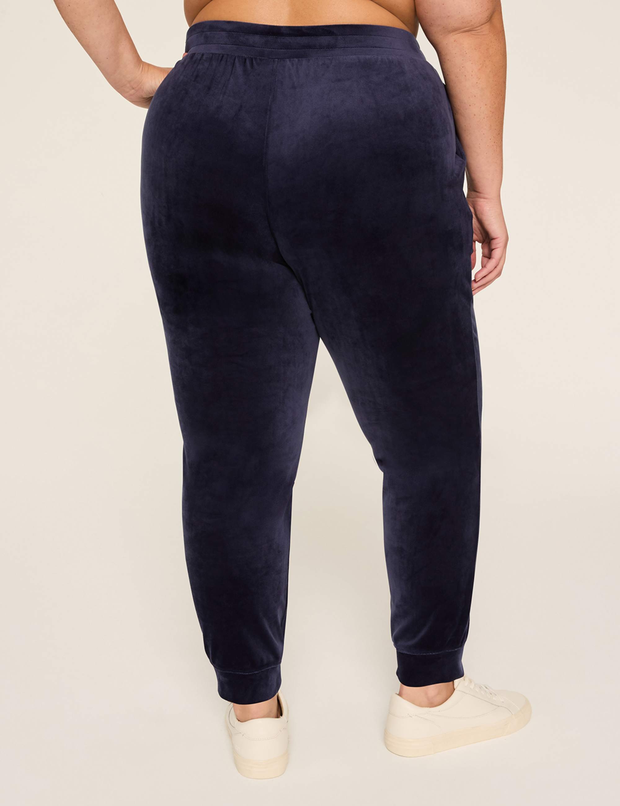 LIVI Velour Jogger