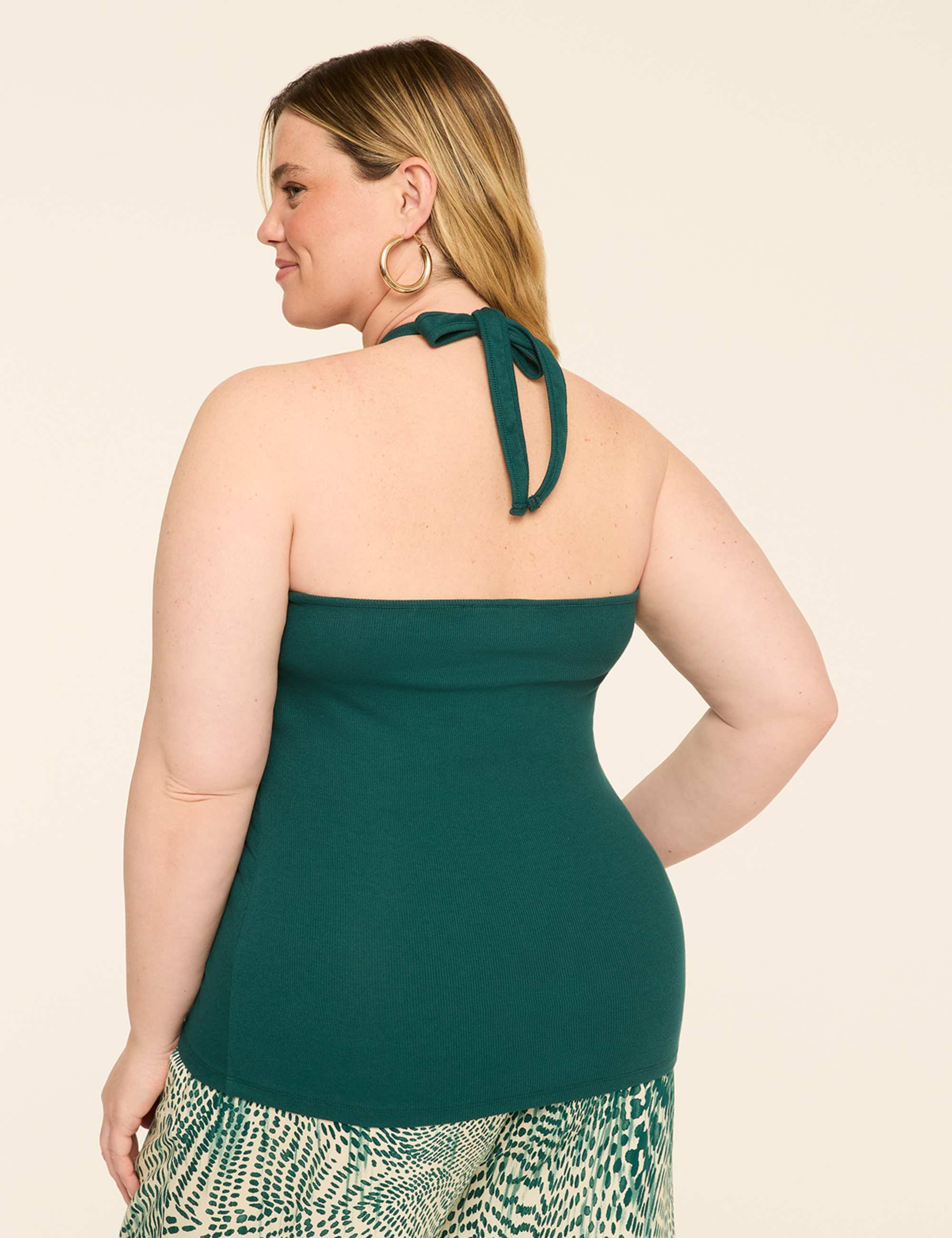Seashell-Detail Ribbed Halter Top