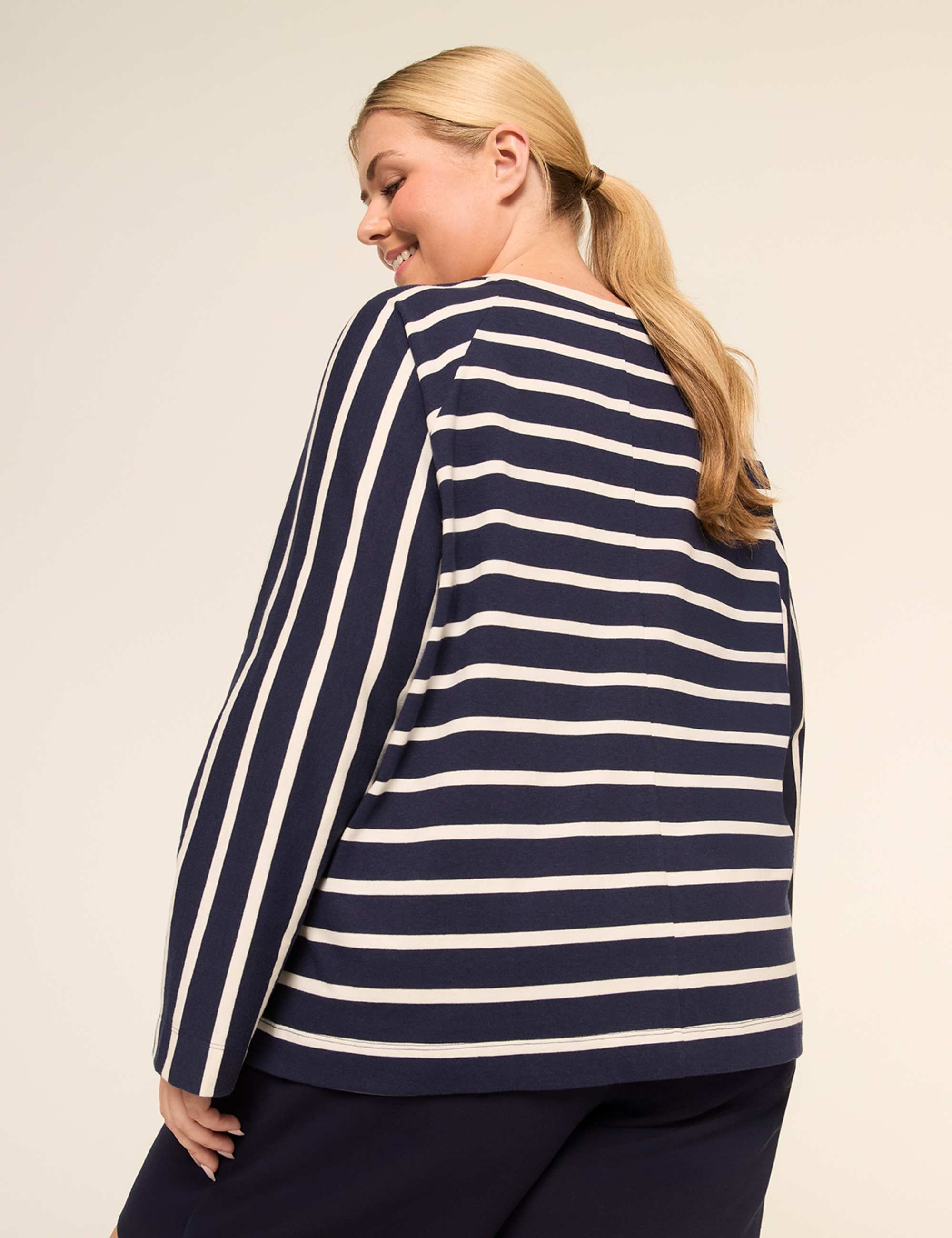 LIVI Raglan Wide Crew-Neck Tee