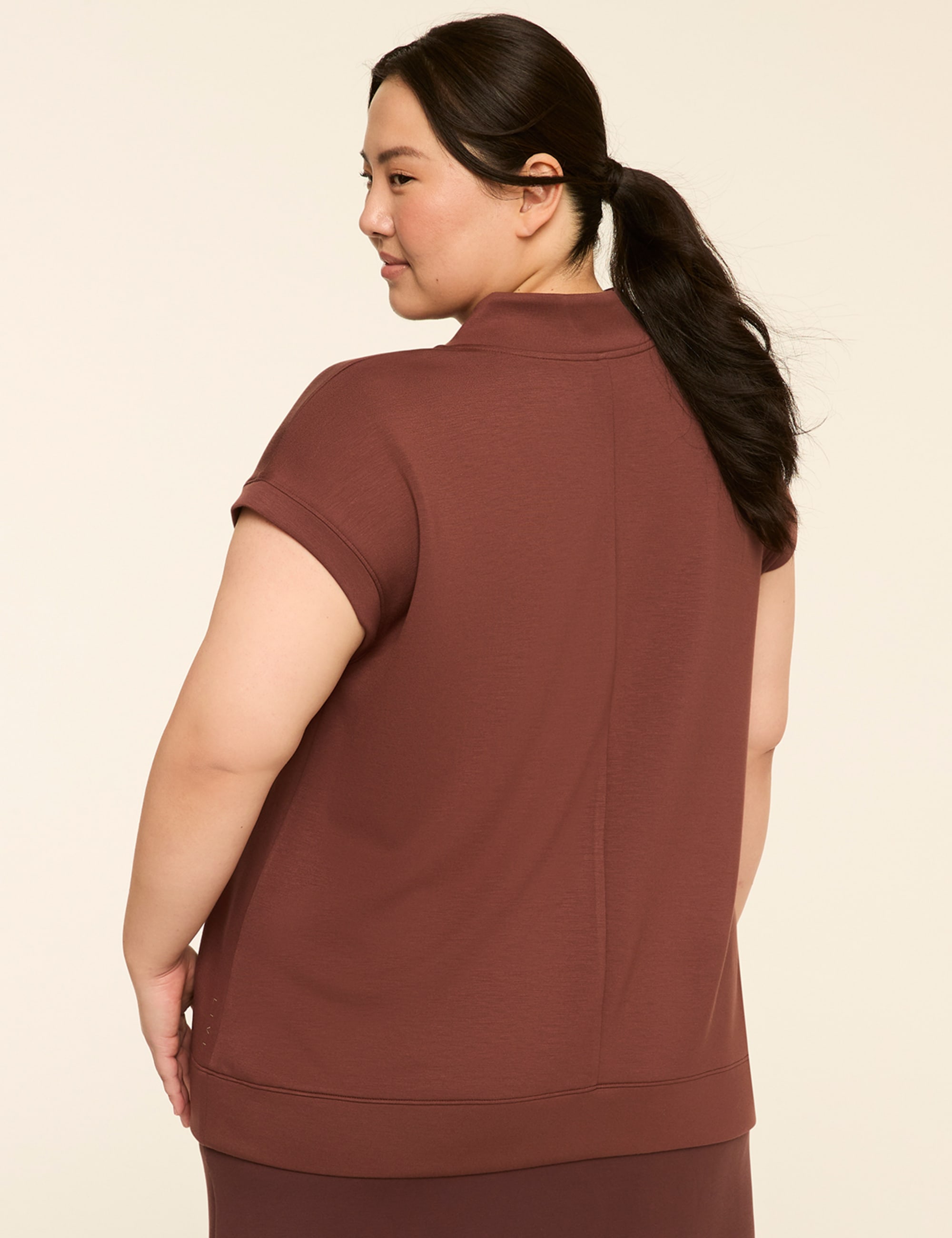 LIVI Journey Short-Sleeve Quarter-Zip Sweatshirt