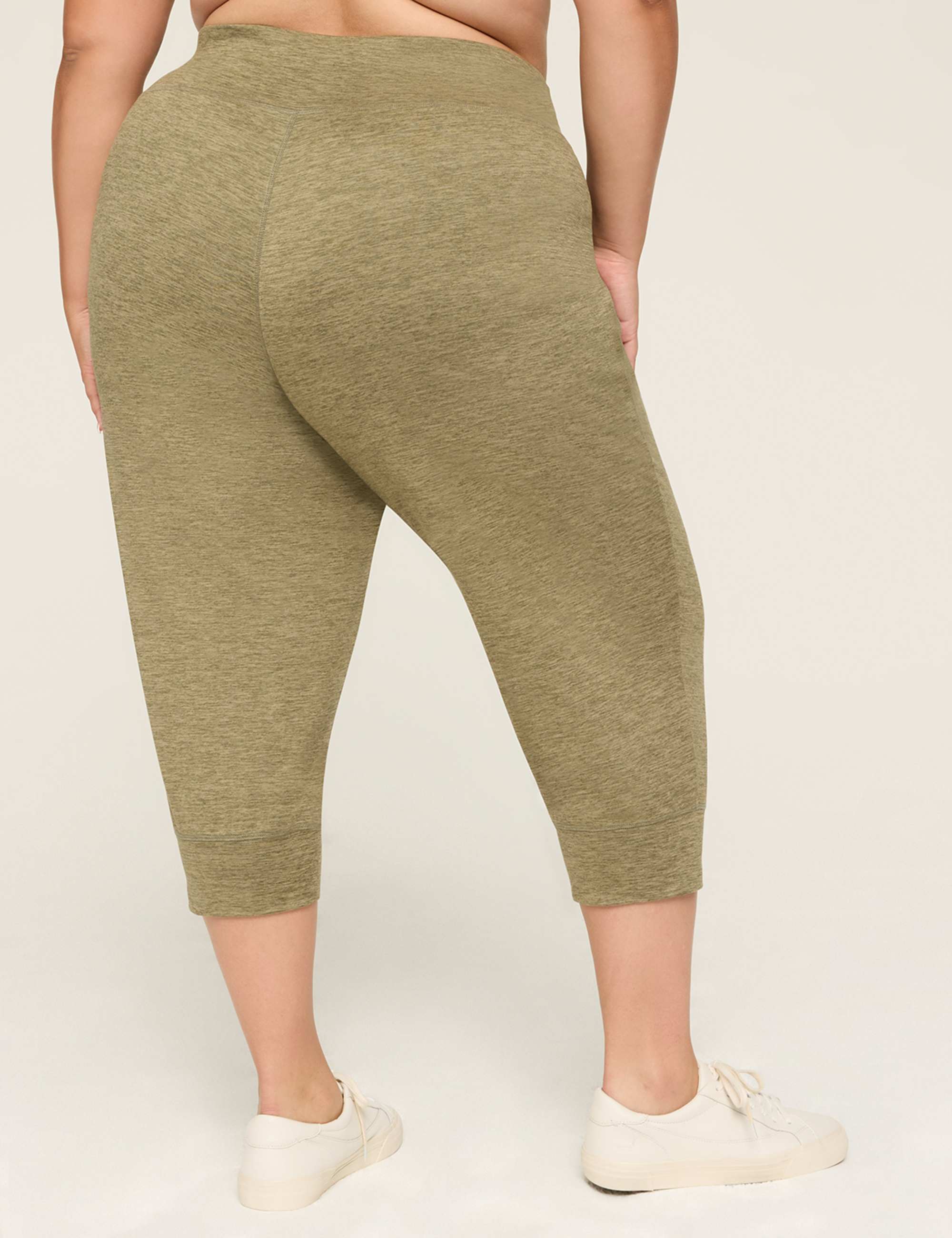 LIVI Soft Capri Jogger