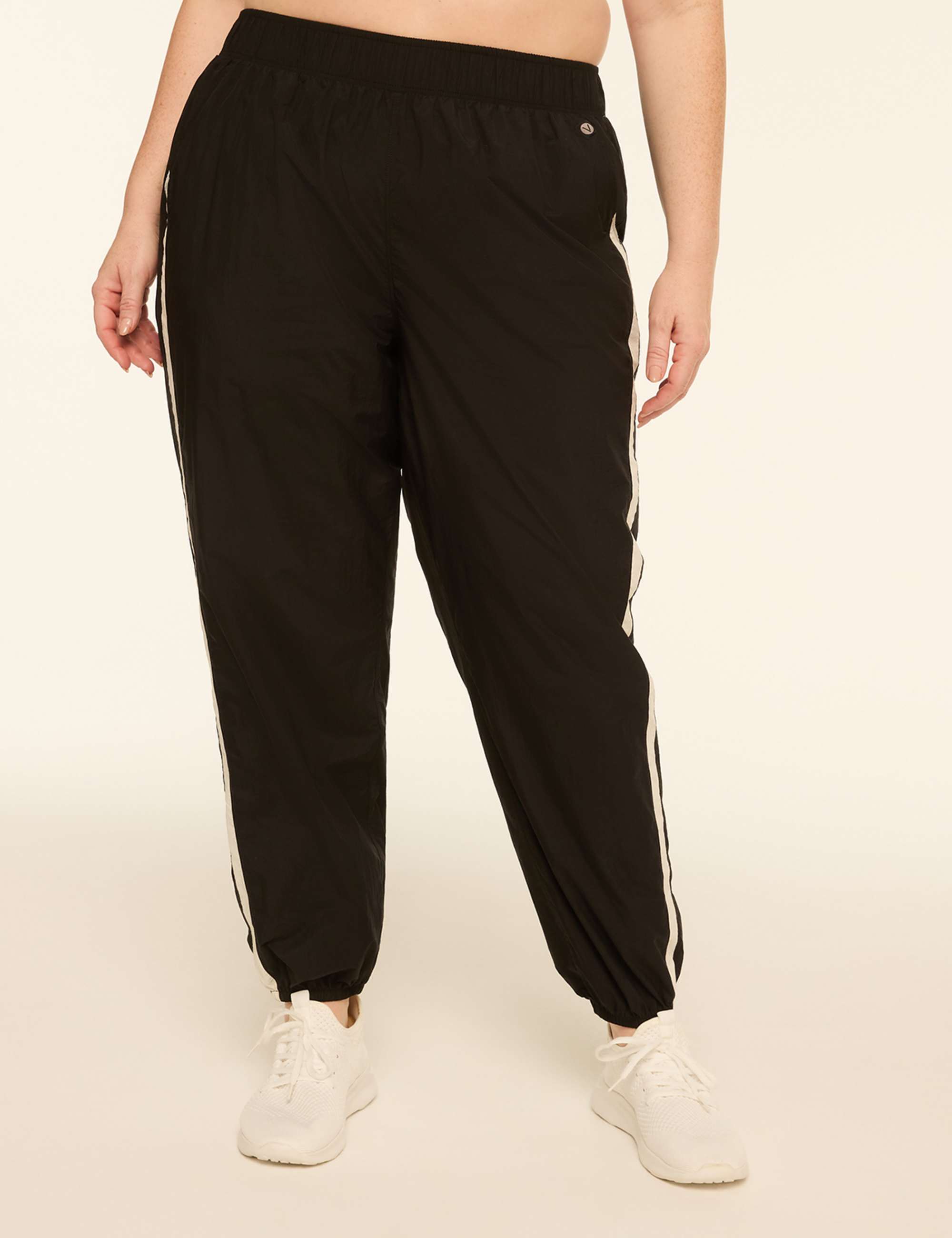 LIVI Woven Jogger