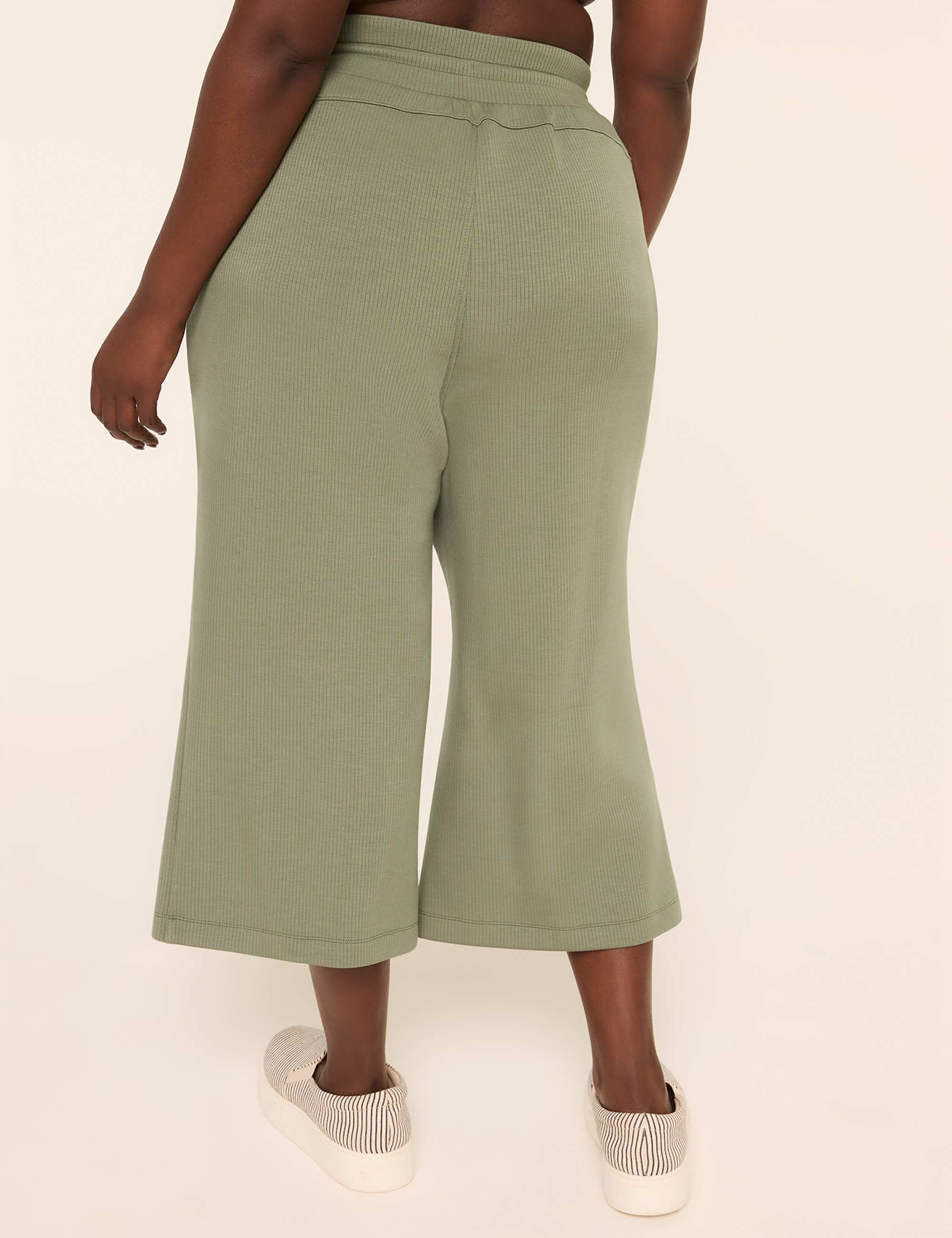 LIVI Ribbed Journey Relaxed Straight Crop Pant