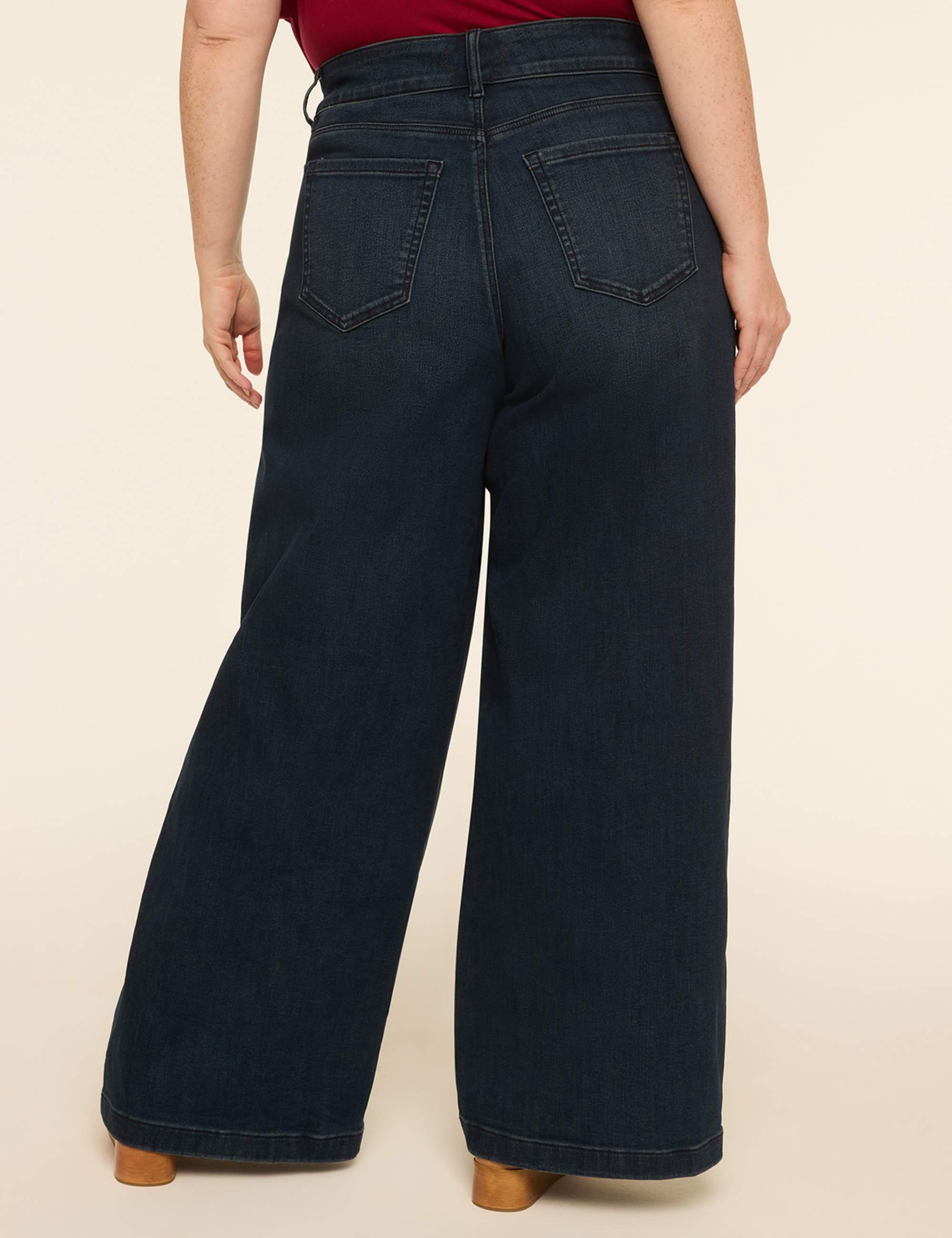 Fit High-Rise Wide Leg Jean