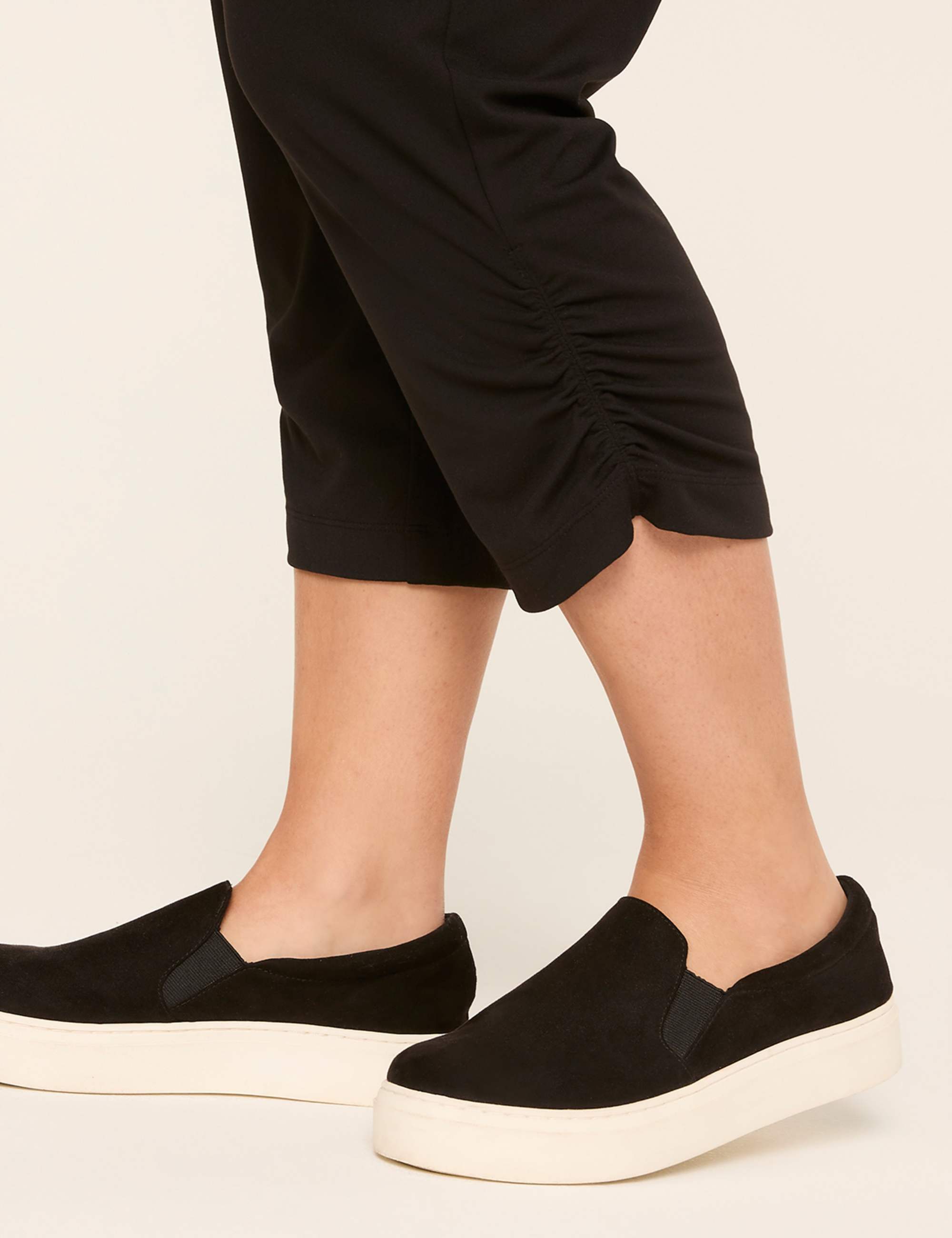 LIVI Soft Ruched Crop