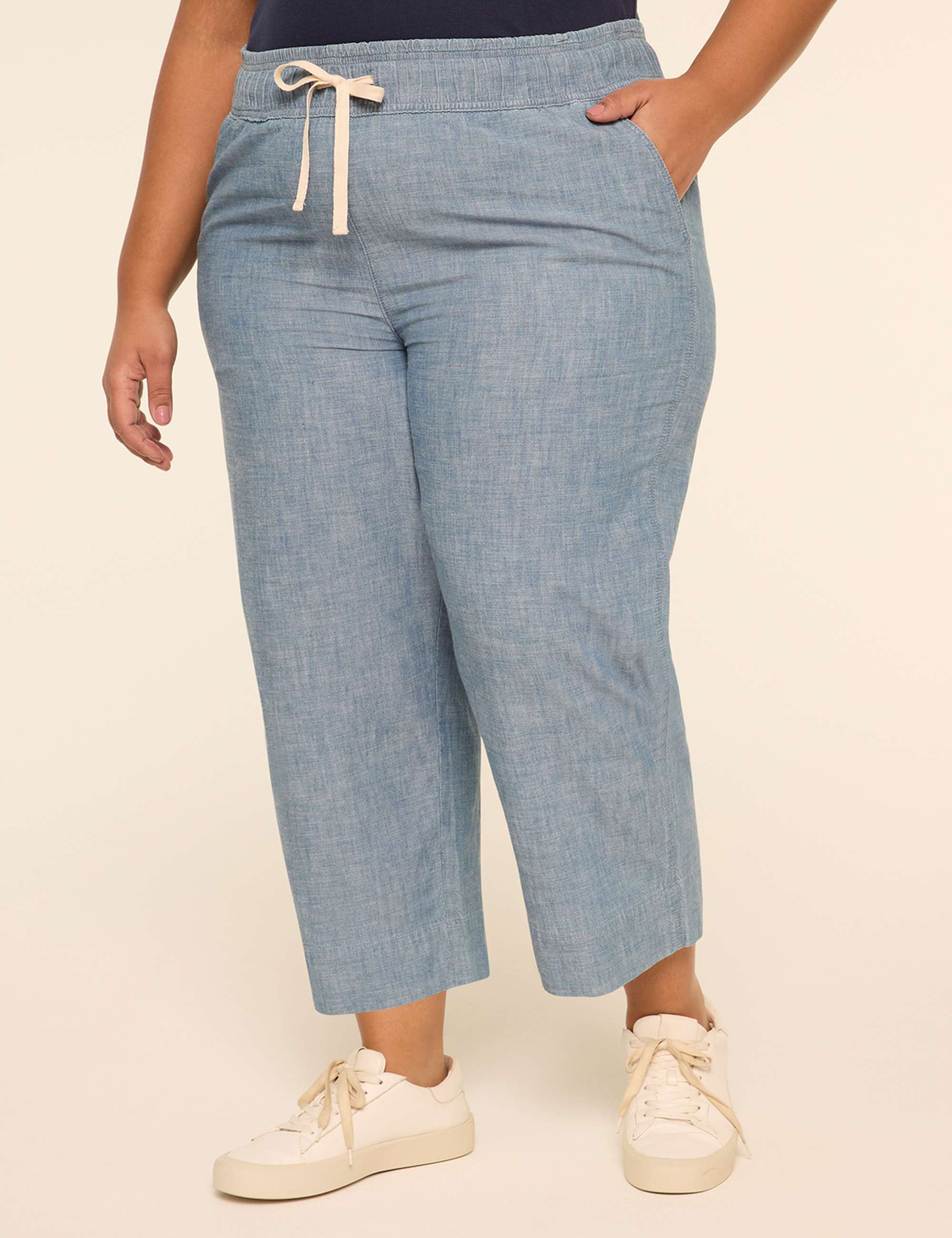 Chambray Pull-On Straight Leg Capri Pant
