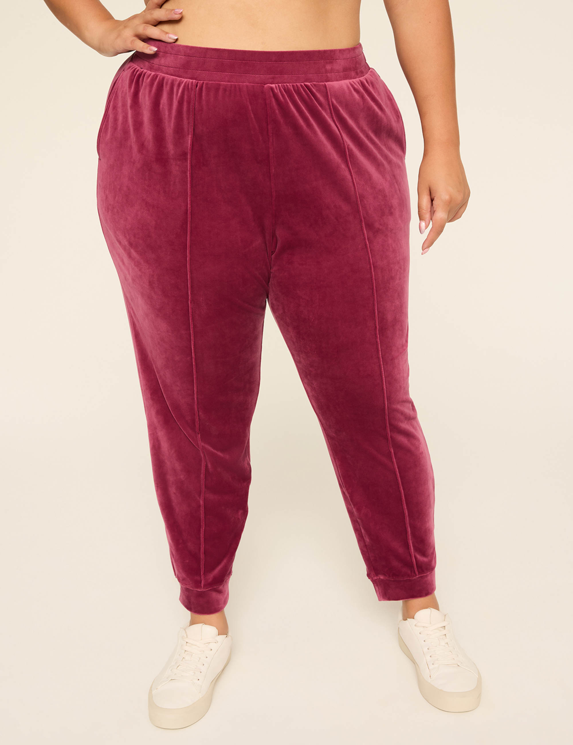 LIVI Velour Jogger
