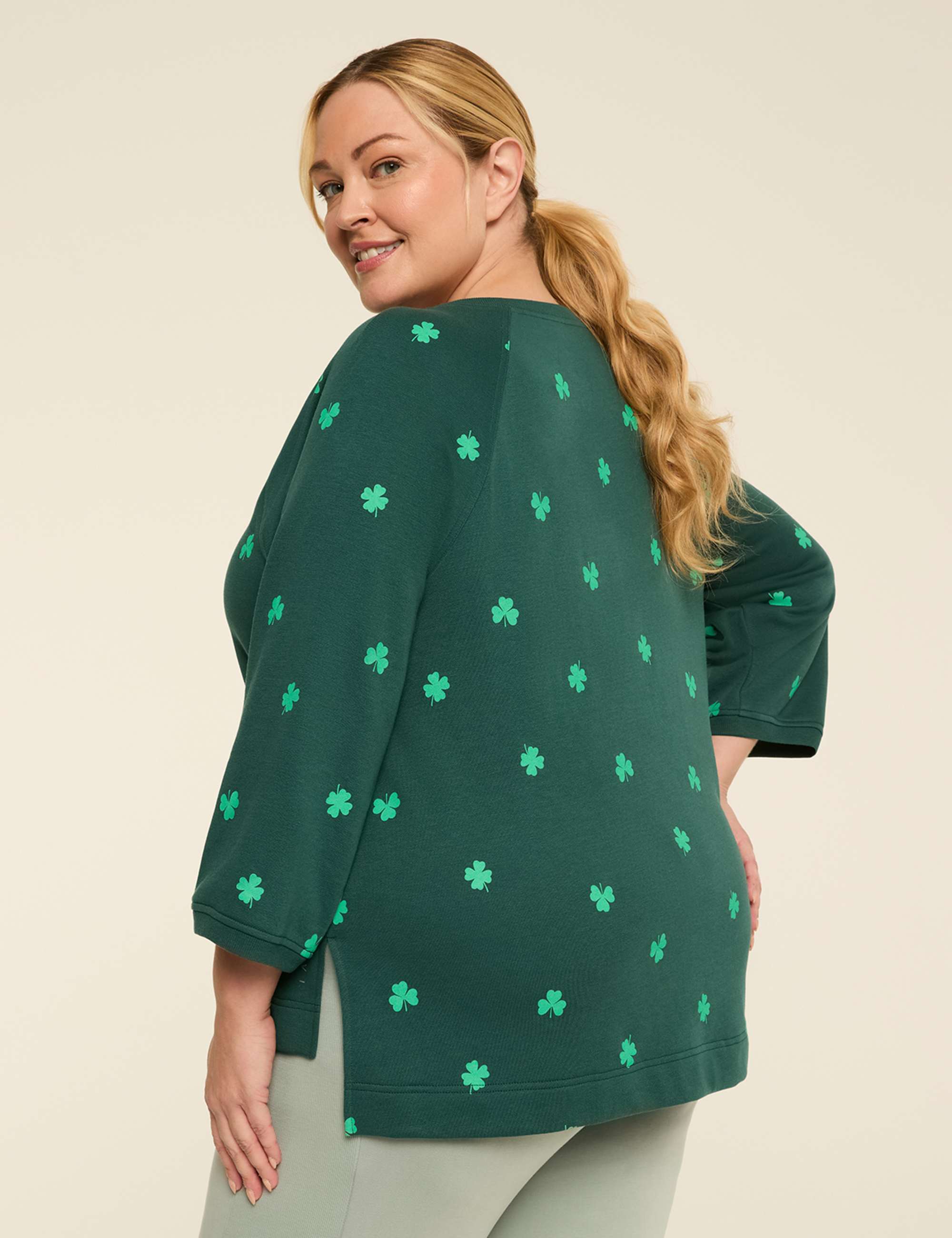 LIVI 3/4-Sleeve Clover Leaf Sweatshirt