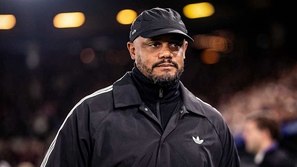 Vincent Kompany bij de Europese uitwedstrijd tegen Viking op 13 oktober 2026