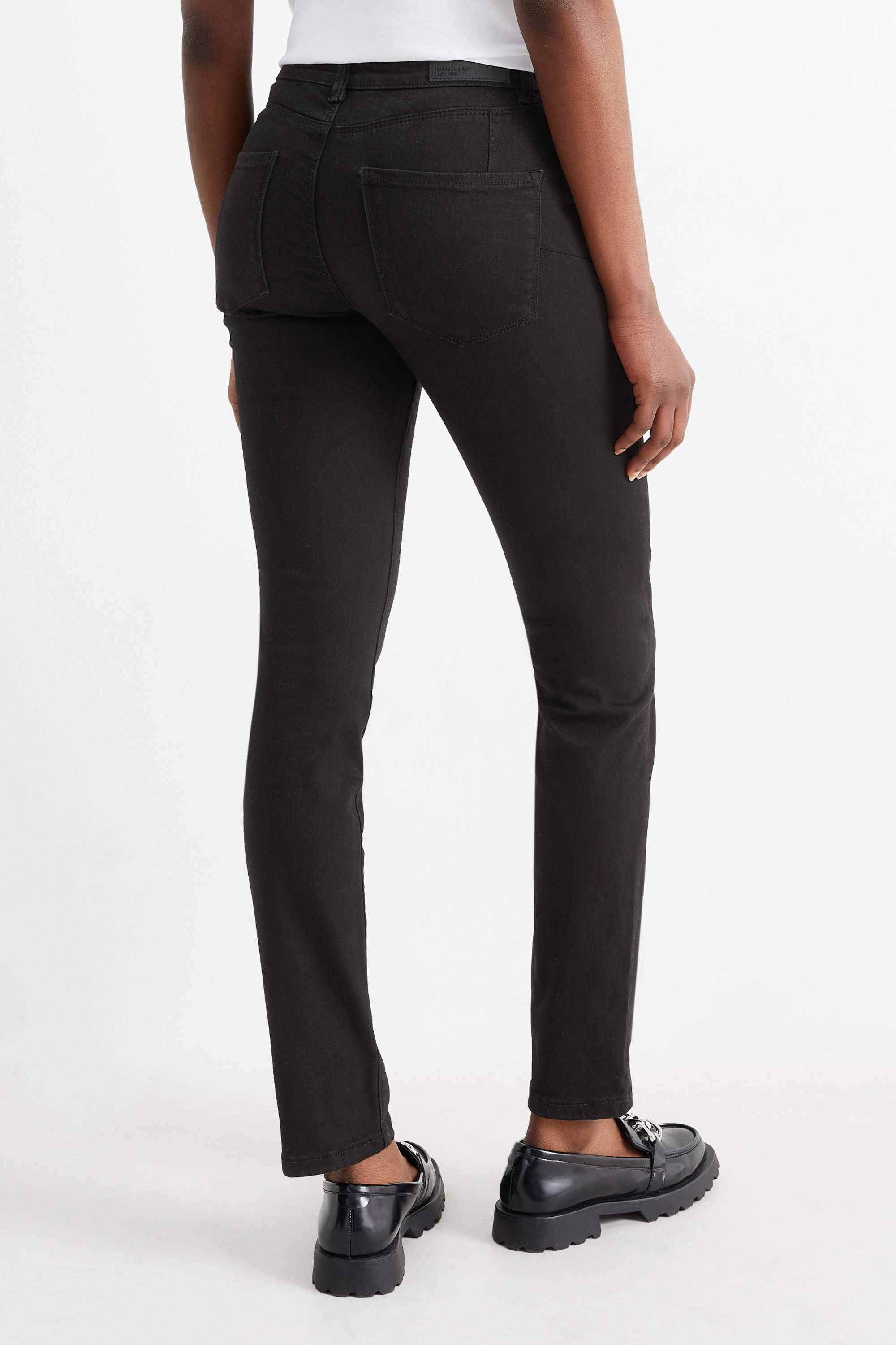 Slim jeans - mid-rise waist - shaping jeans - LYCRA® black