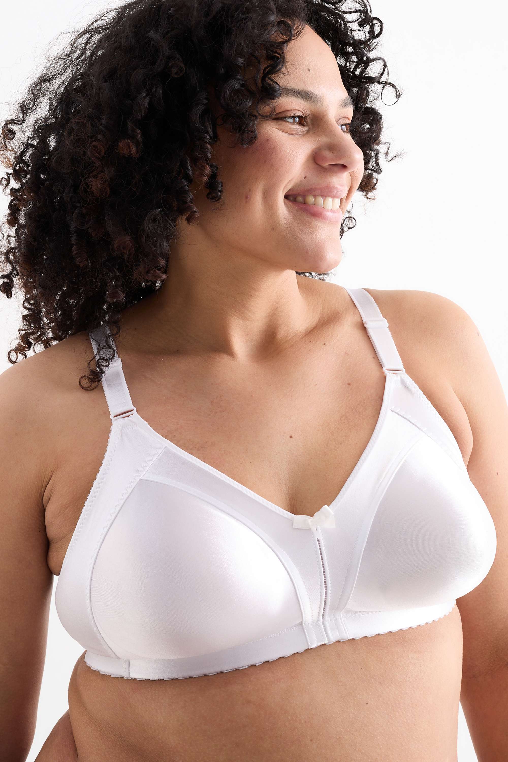 Non-wired minimiser bra - shiny white