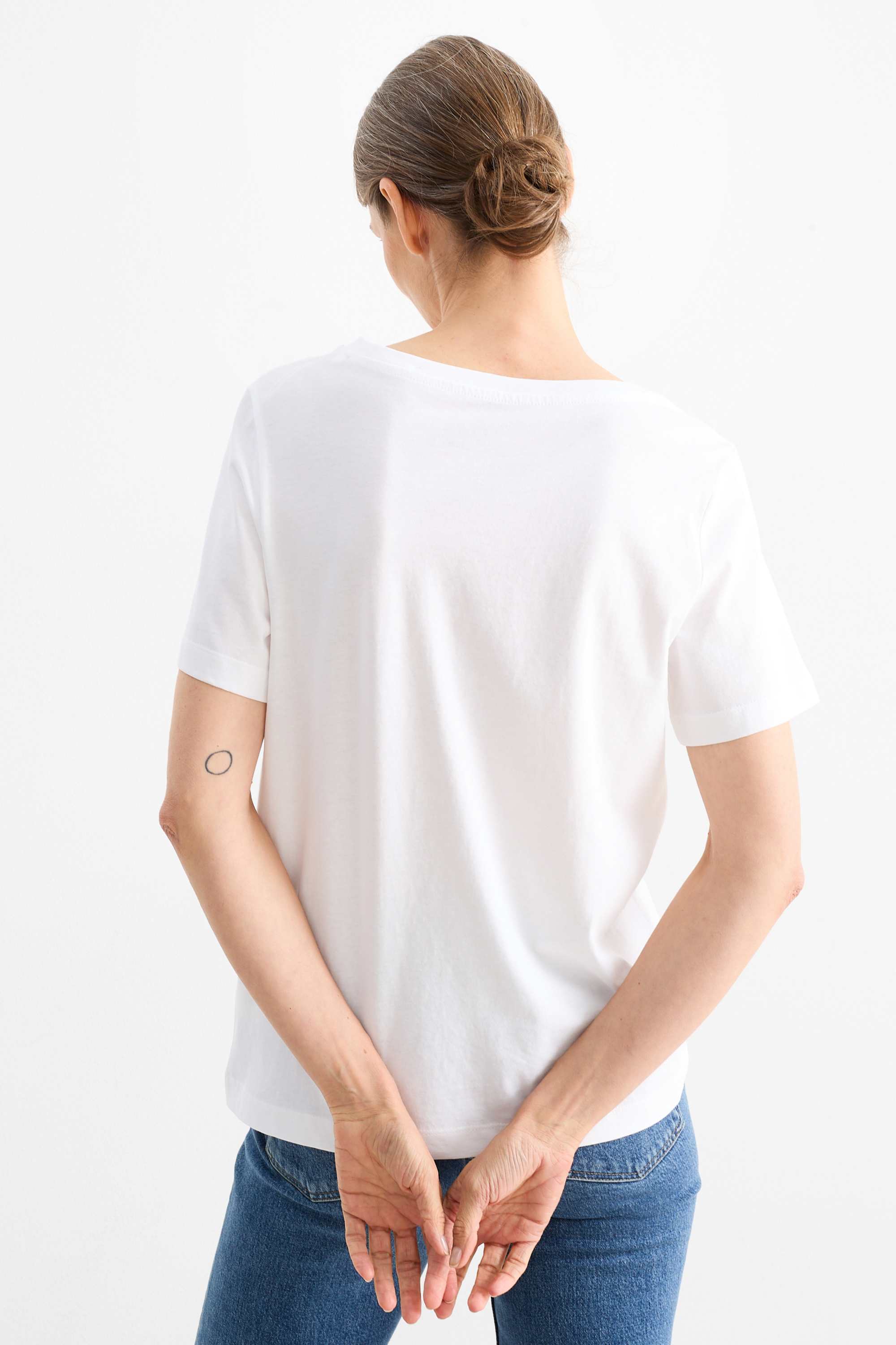 V-neck T-shirt - regular fit white