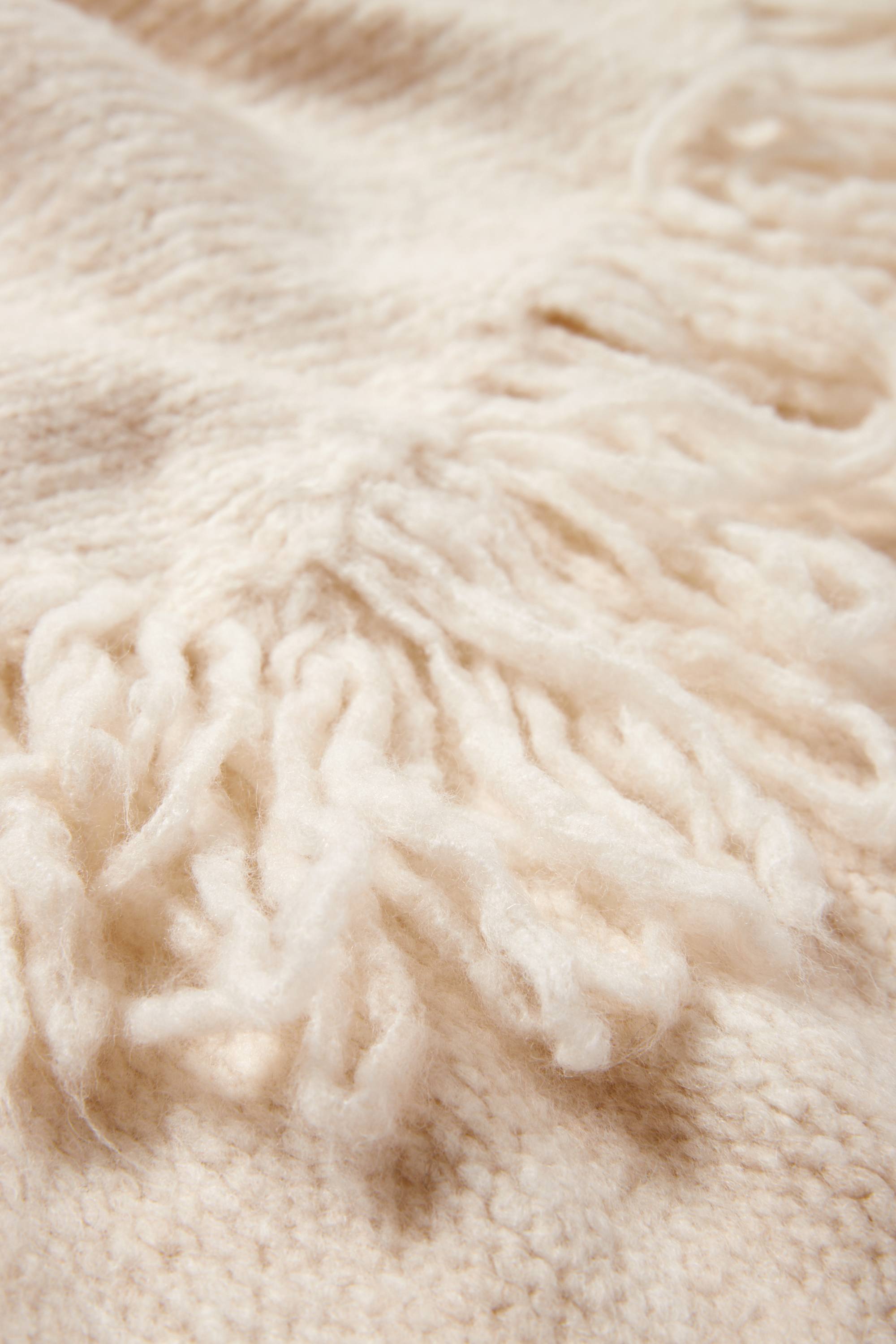 Fringed scarf cremewhite