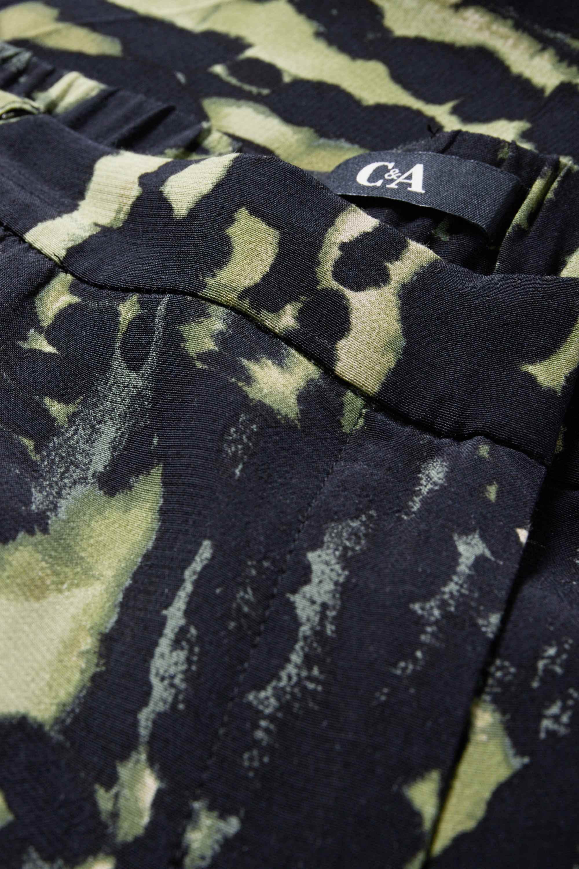 Cloth trousers - high waist - wide leg - patterned green