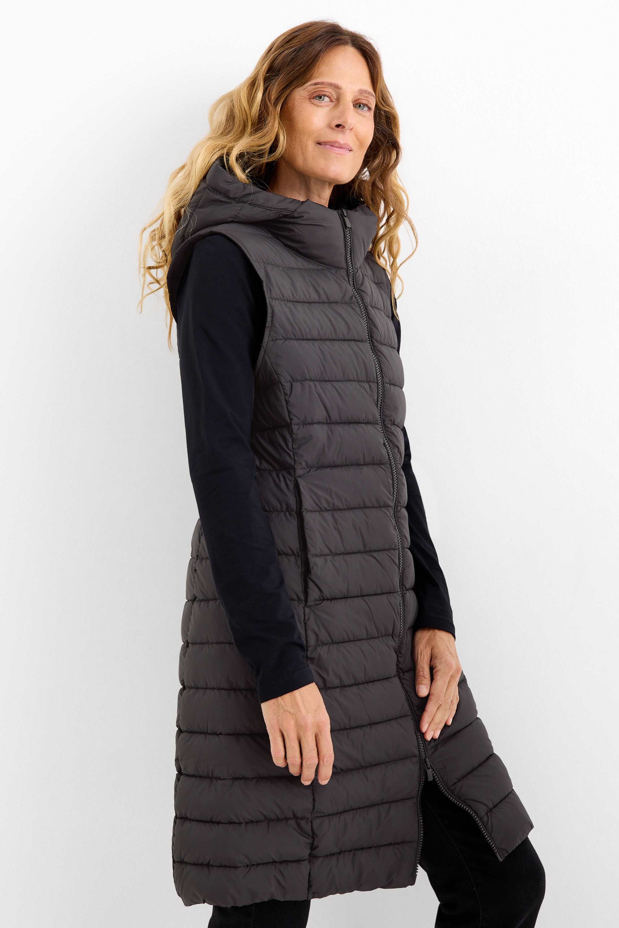 Quilted gilet with hood black