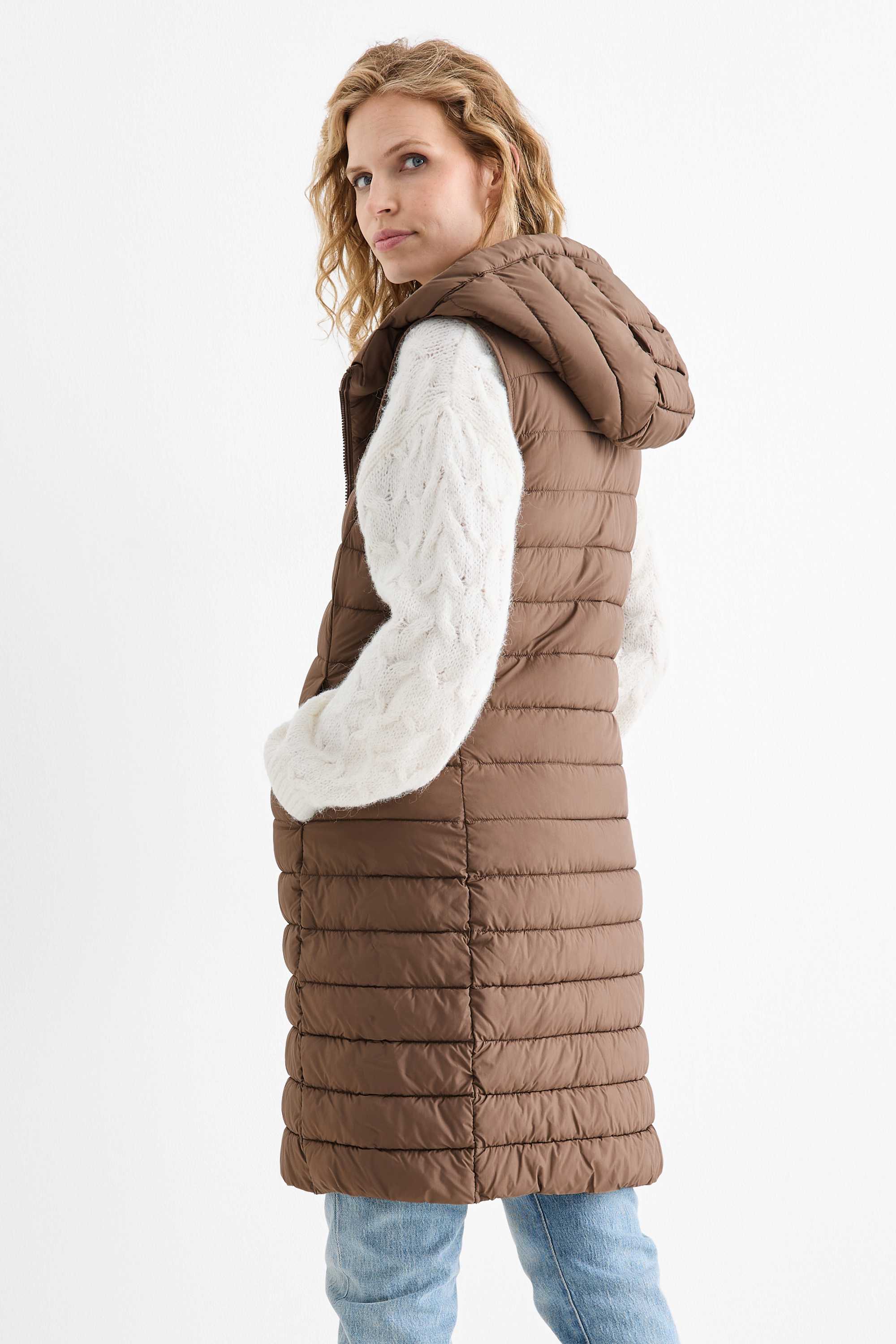 Quilted gilet with hood brown