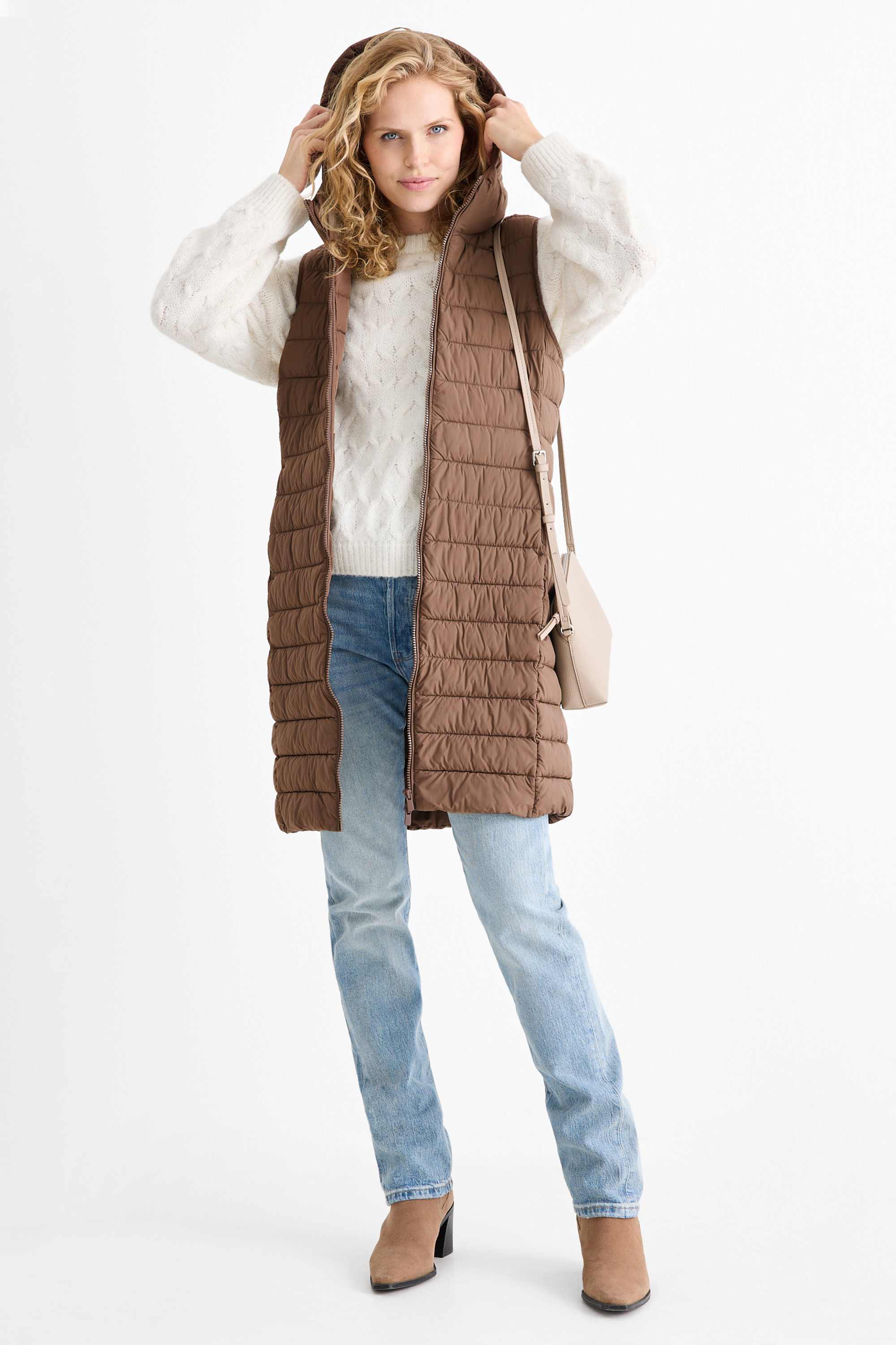 Quilted gilet with hood brown
