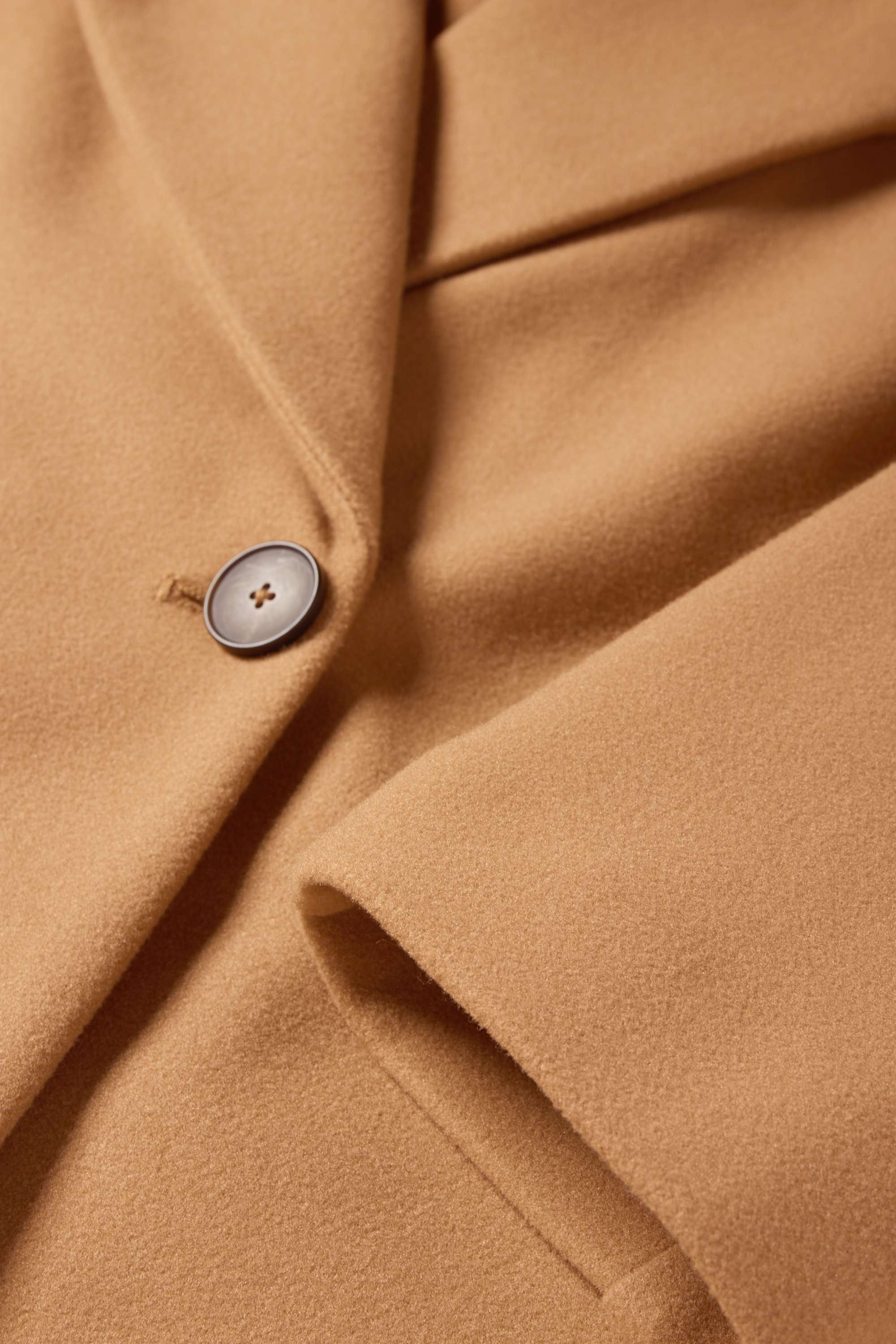 Coat light brown