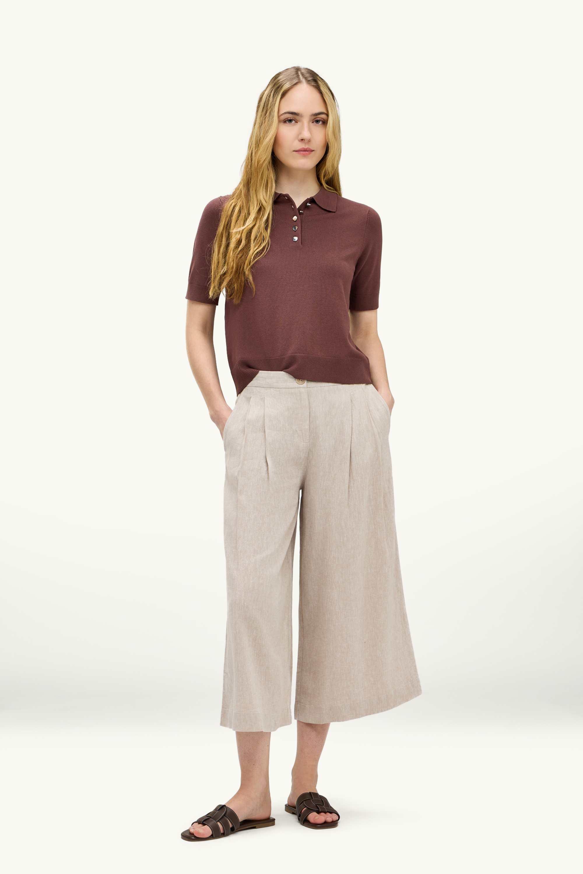 Knitted polo shirt - regular fit brown