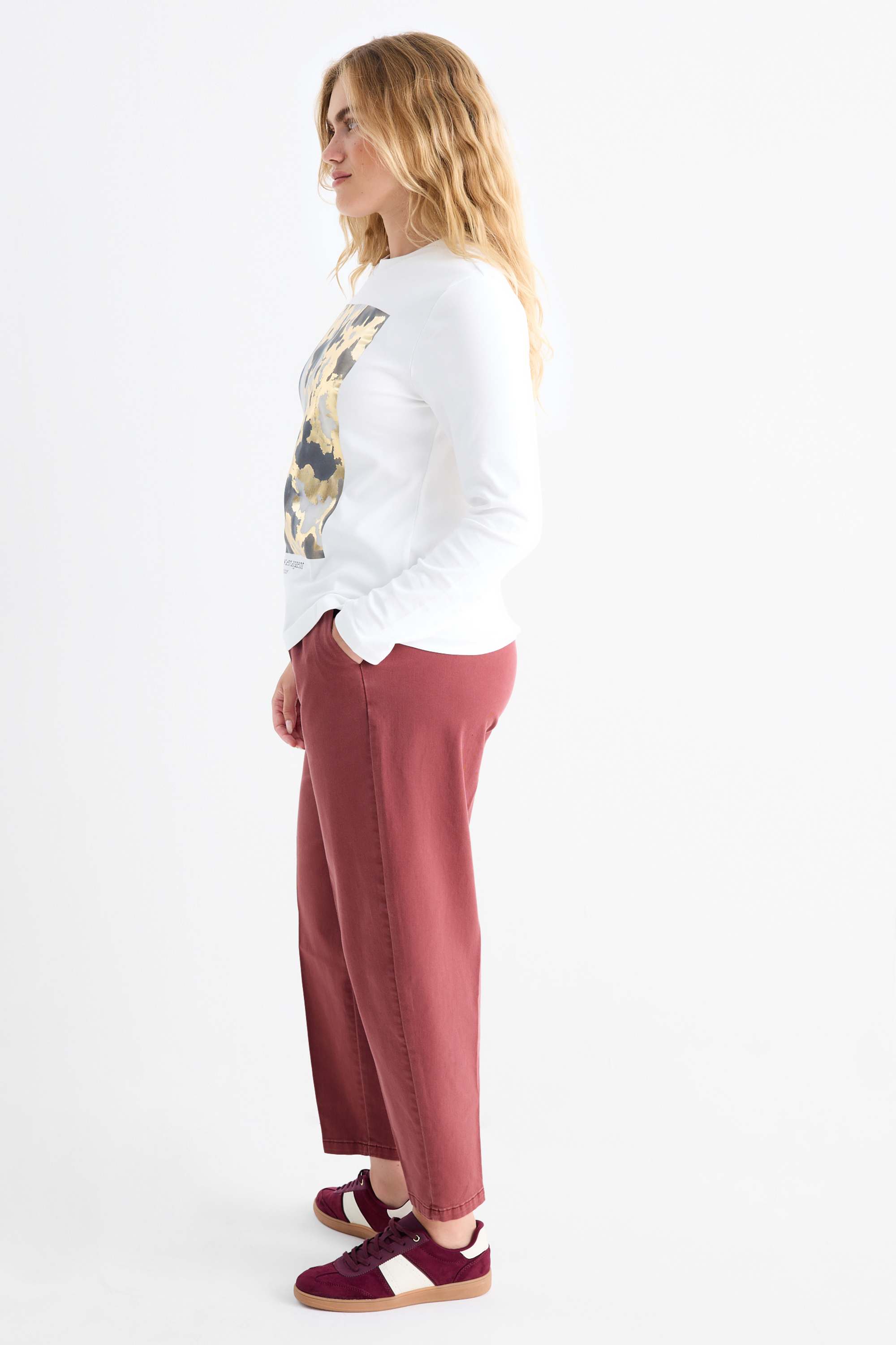 Cloth trousers with belt - high waist - barrel leg bordeaux