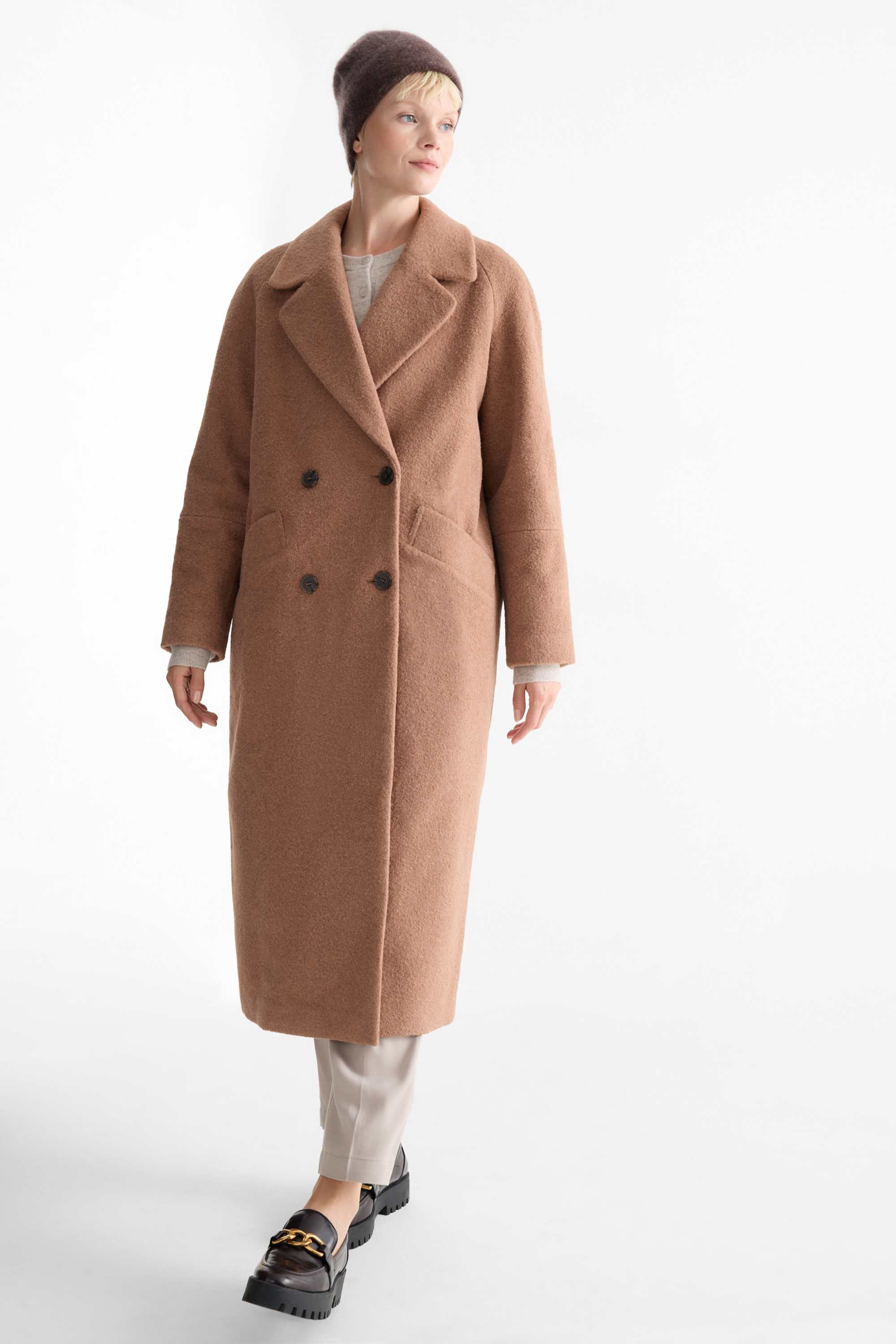 Coat light brown