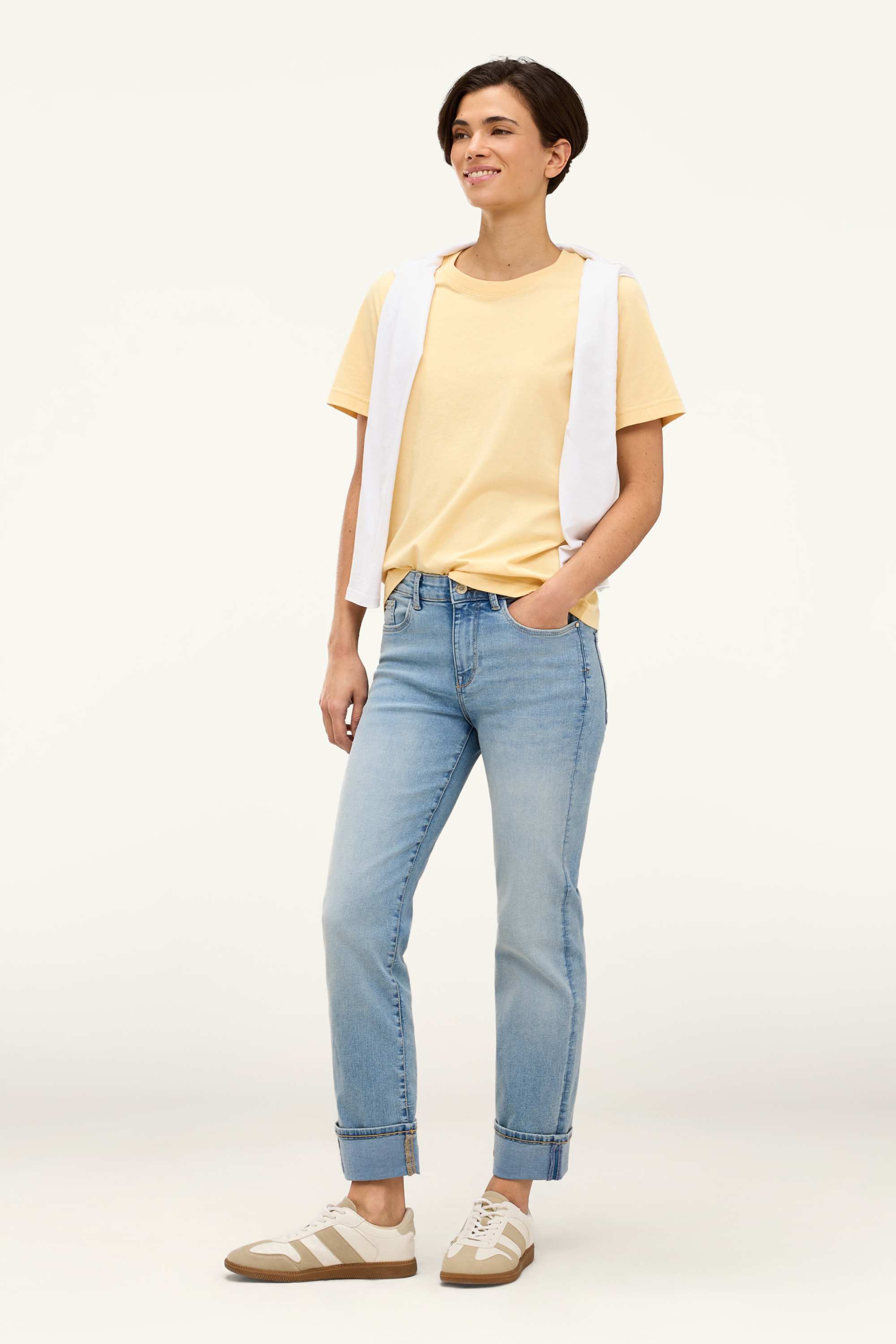 T-shirt - regular fit light yellow
