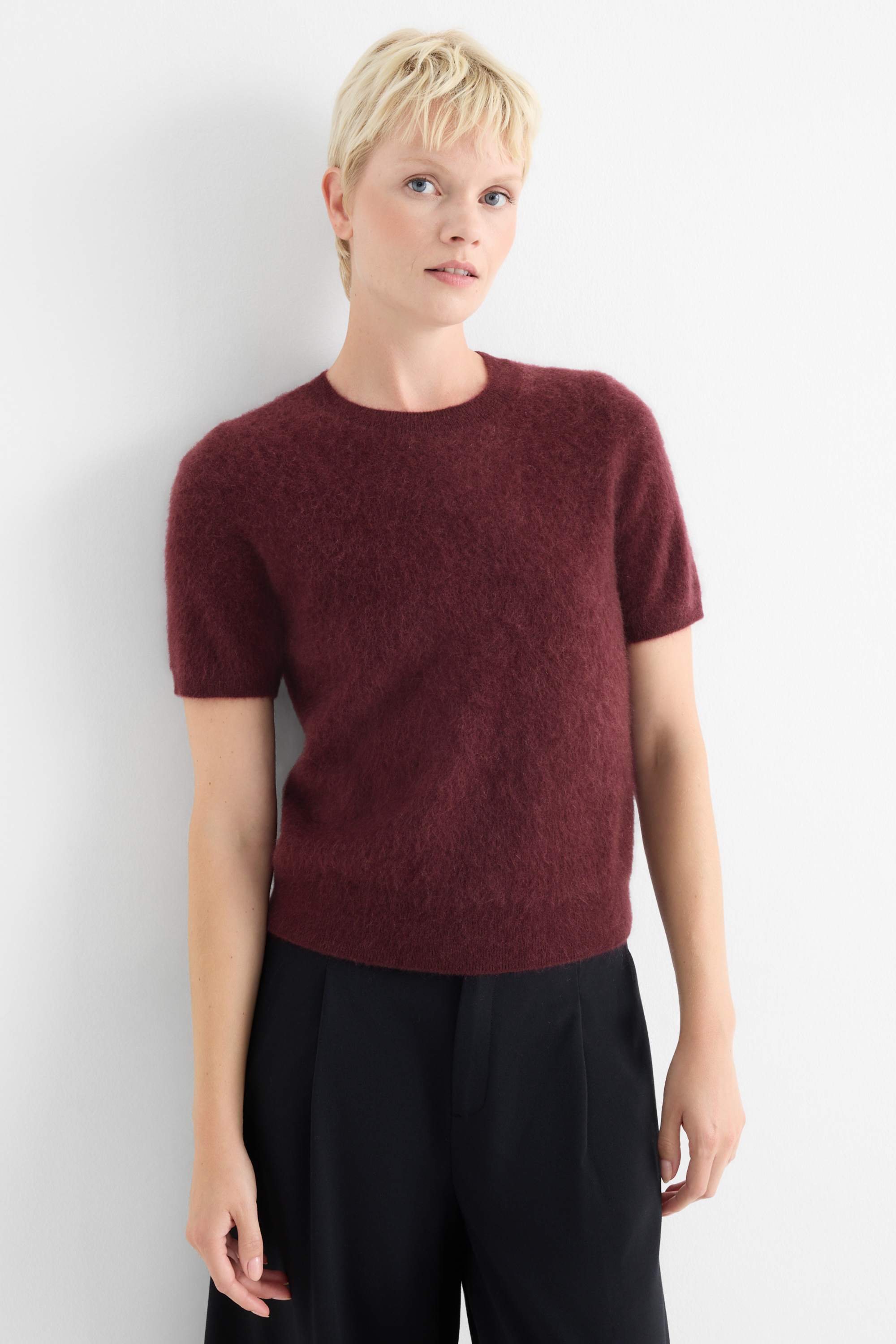Knitted cashmere jumper - short sleeve bordeaux