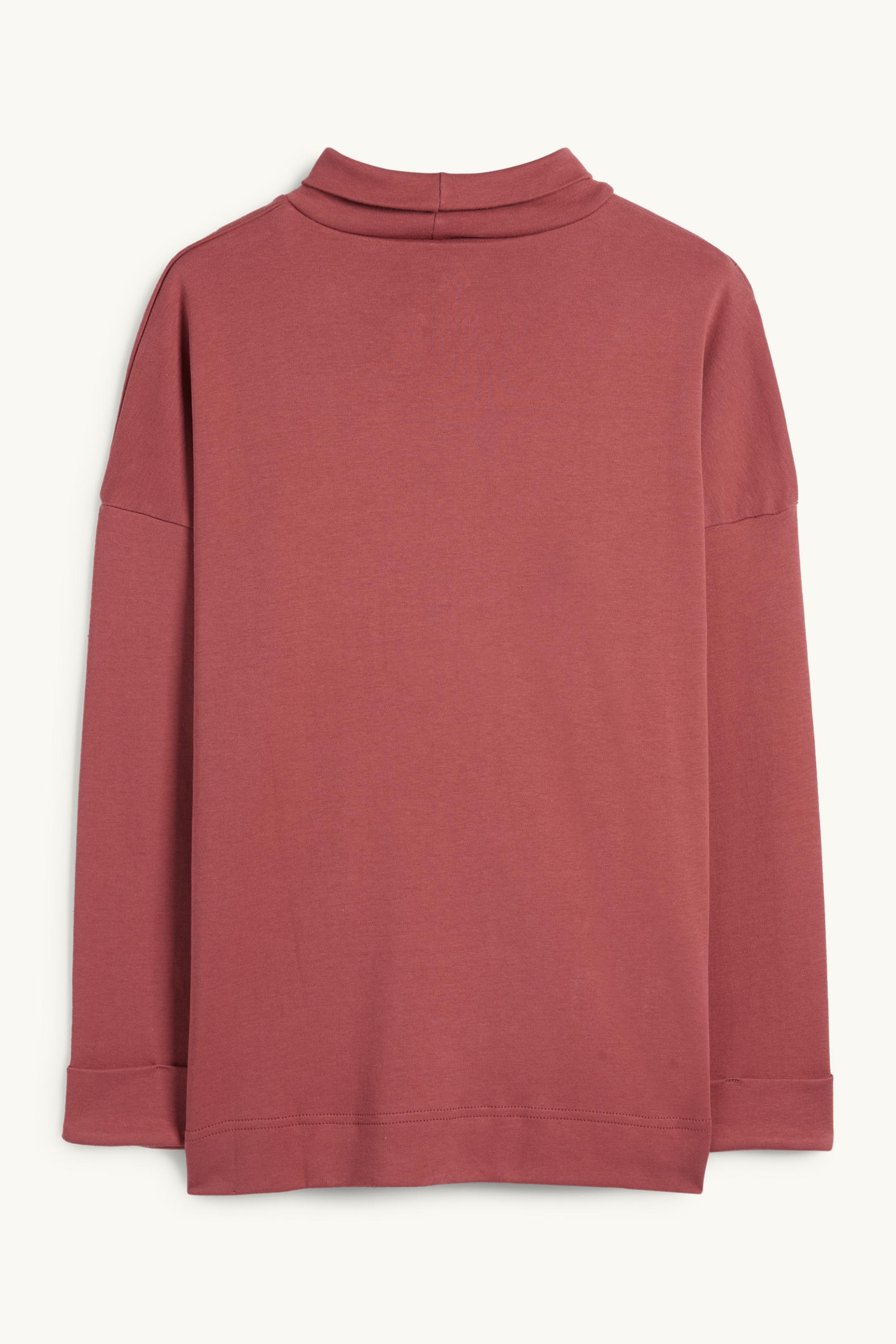 Turtleneck top red