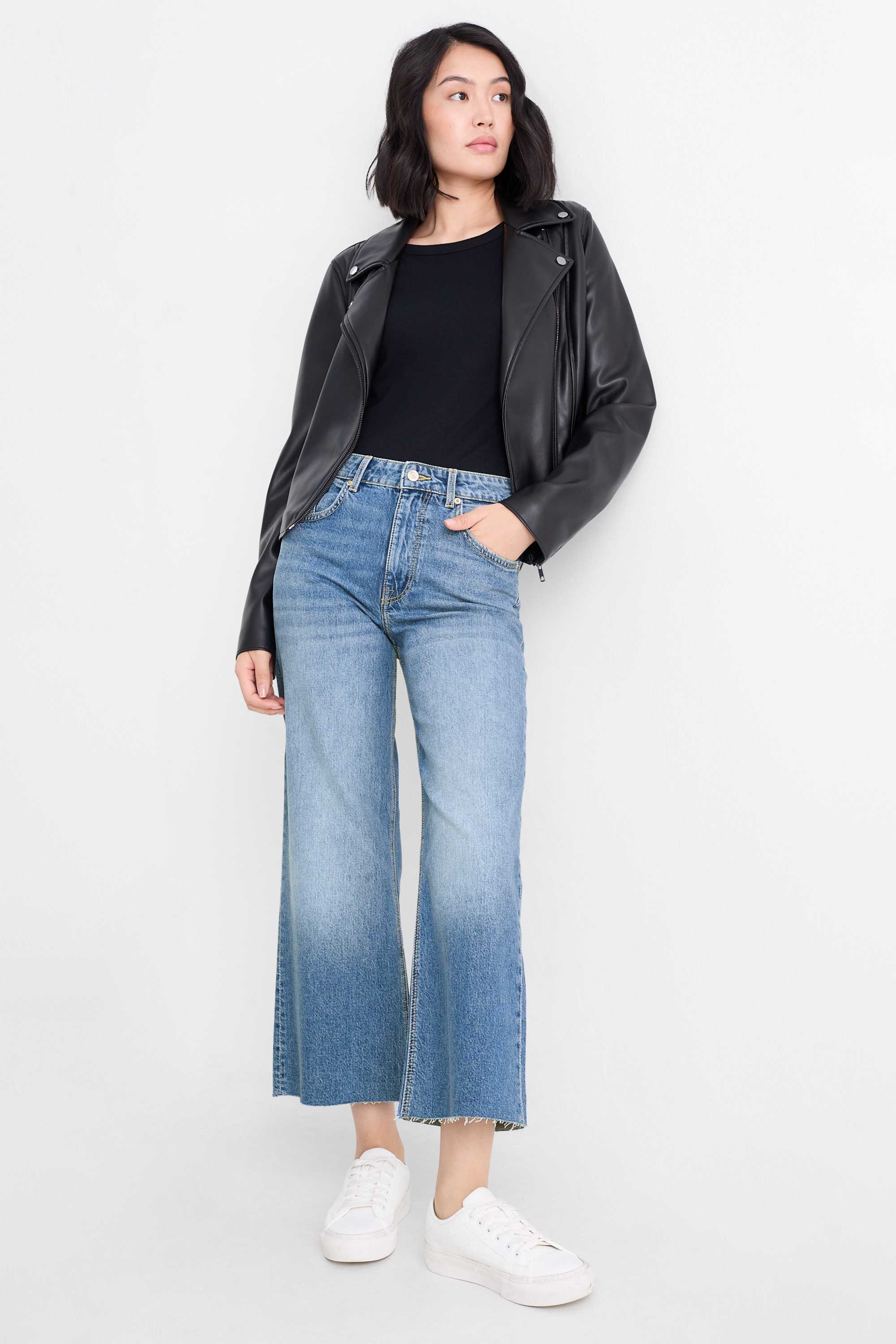 Cropped wide leg jeans - mid-rise waist blue denim