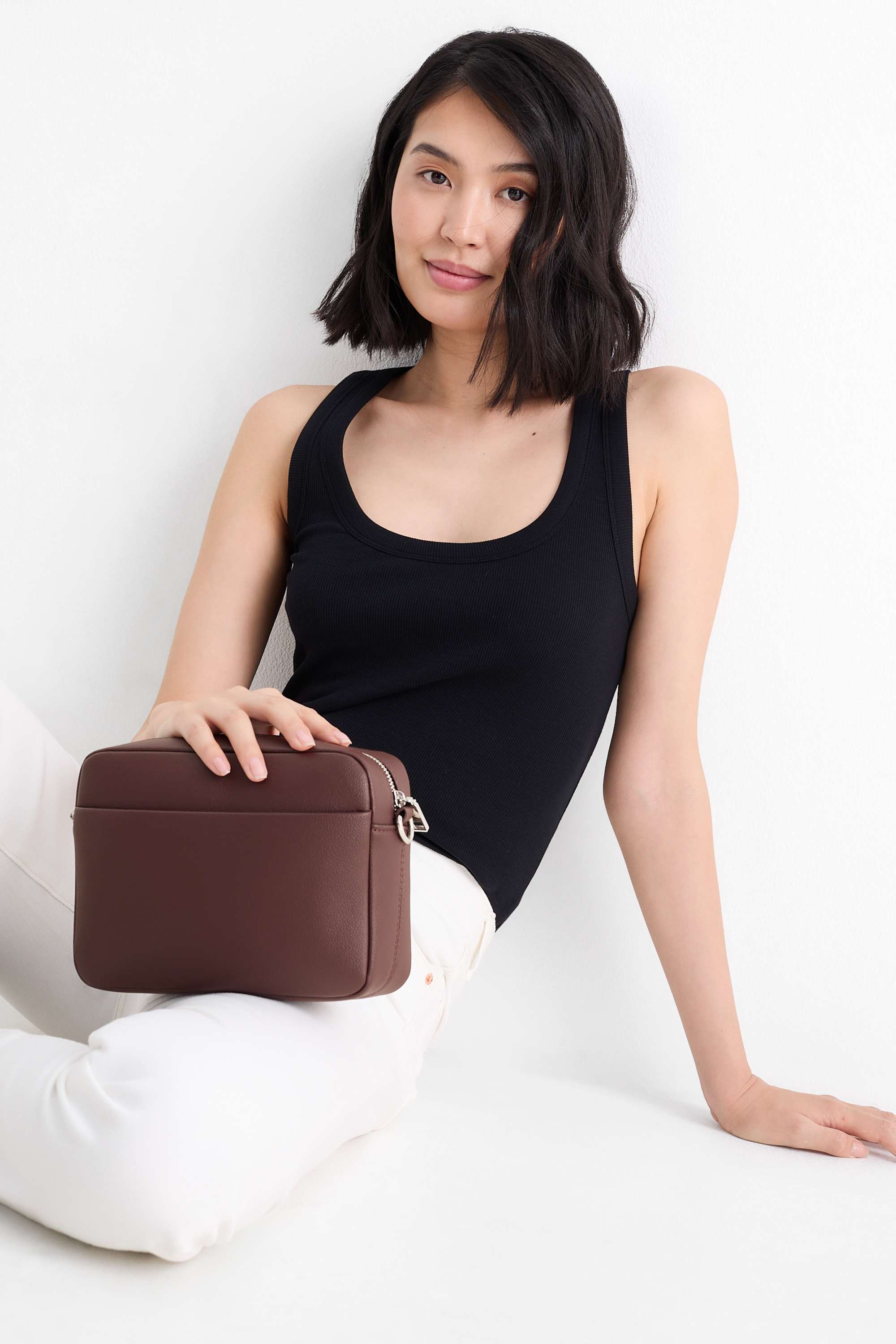 Crossbody bag with detachable bag strap - faux leather bordeaux