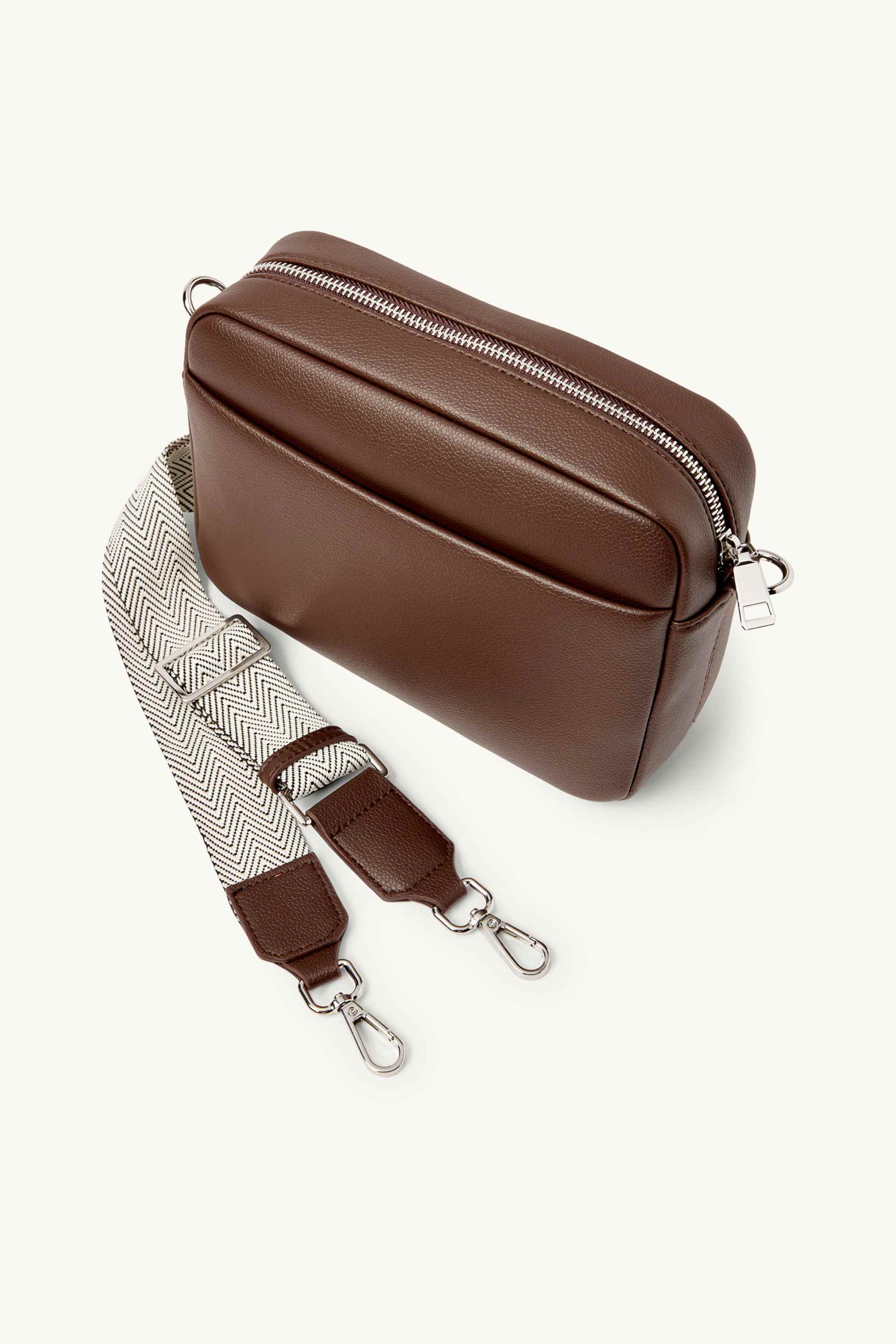 Crossbody bag with detachable bag strap - faux leather dark brown
