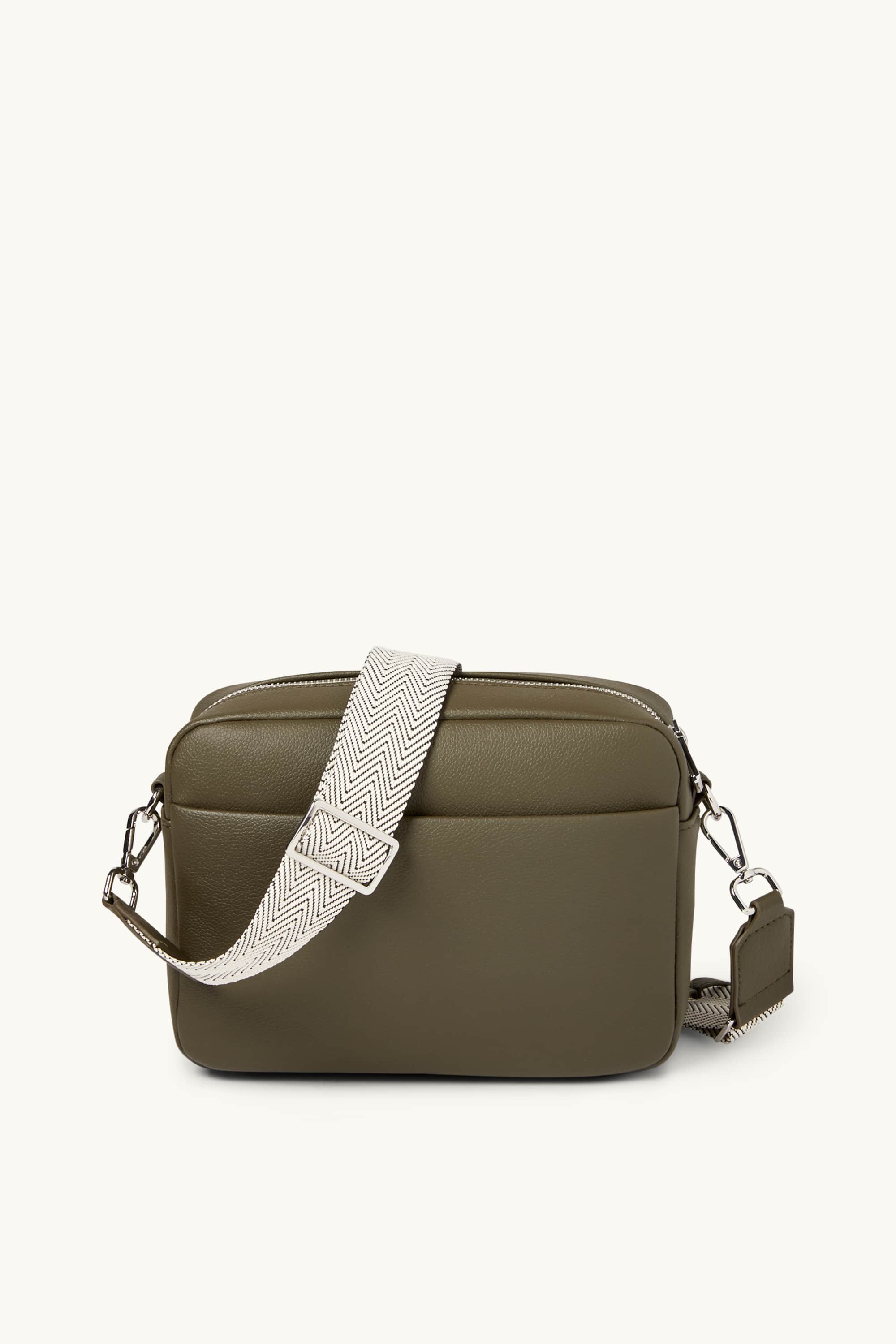 Crossbody bag with detachable bag strap - faux leather green
