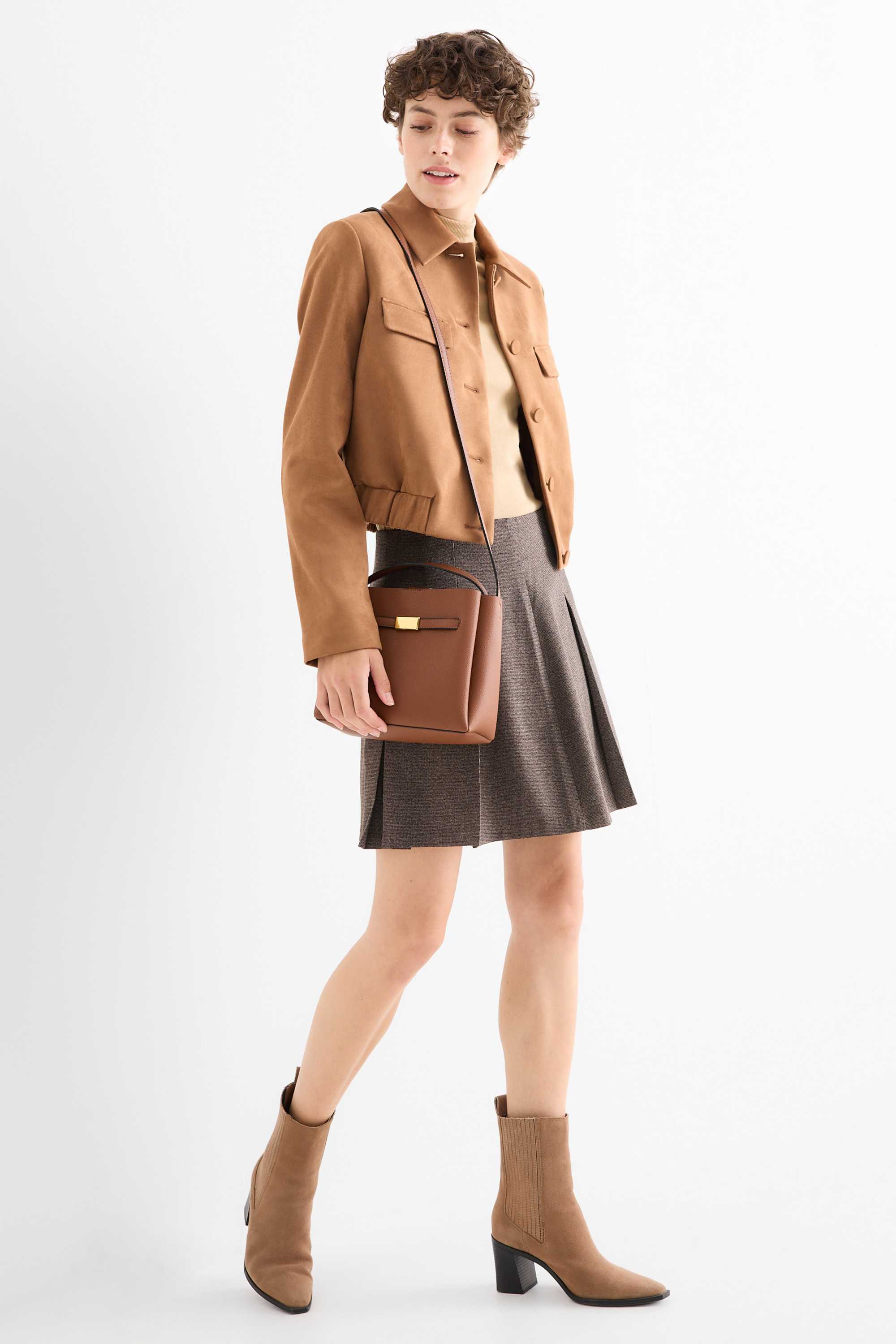 Cropped blazer - faux suede beige