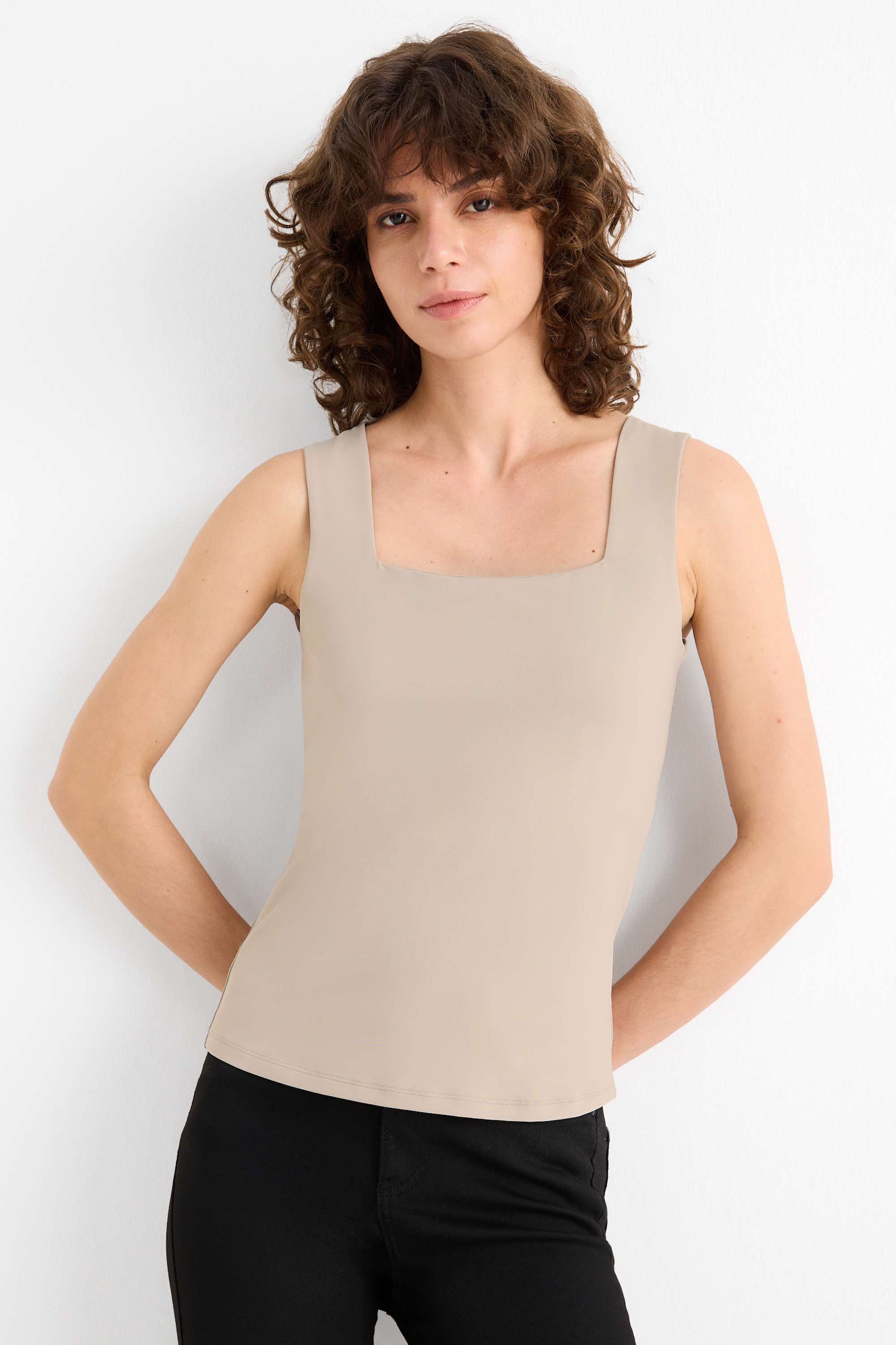 Top light beige