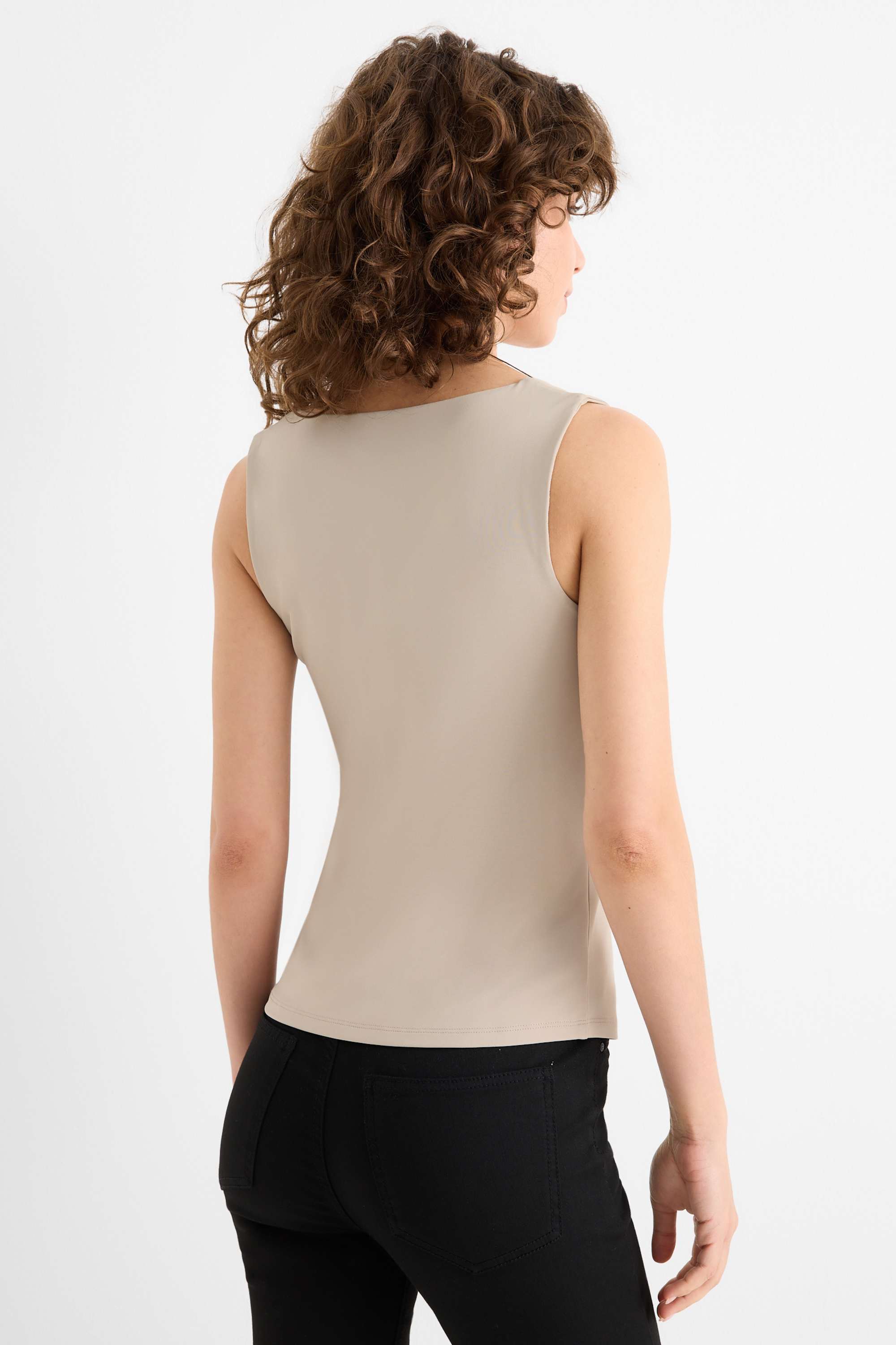 Top light beige