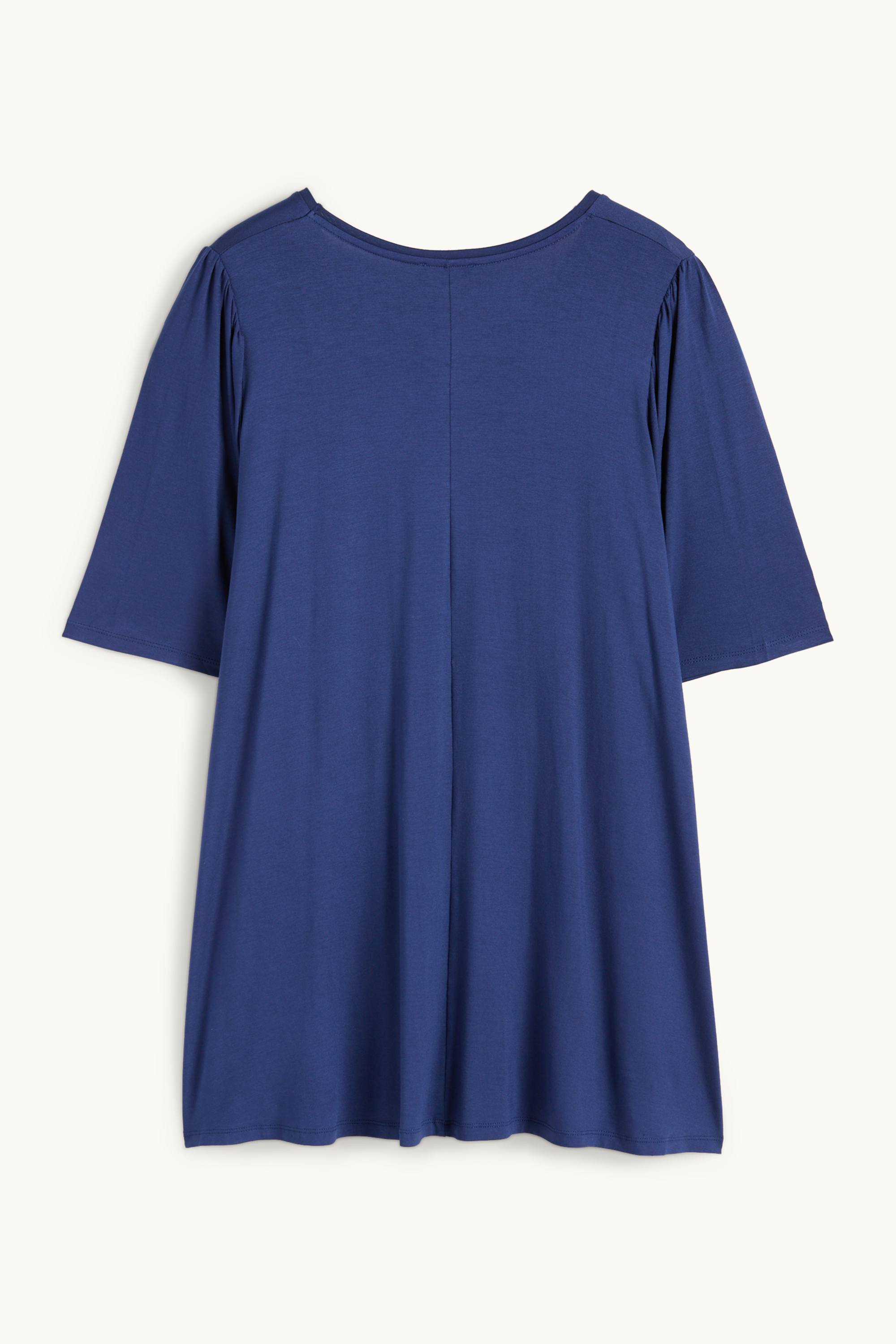 V-neck T-shirt dark blue