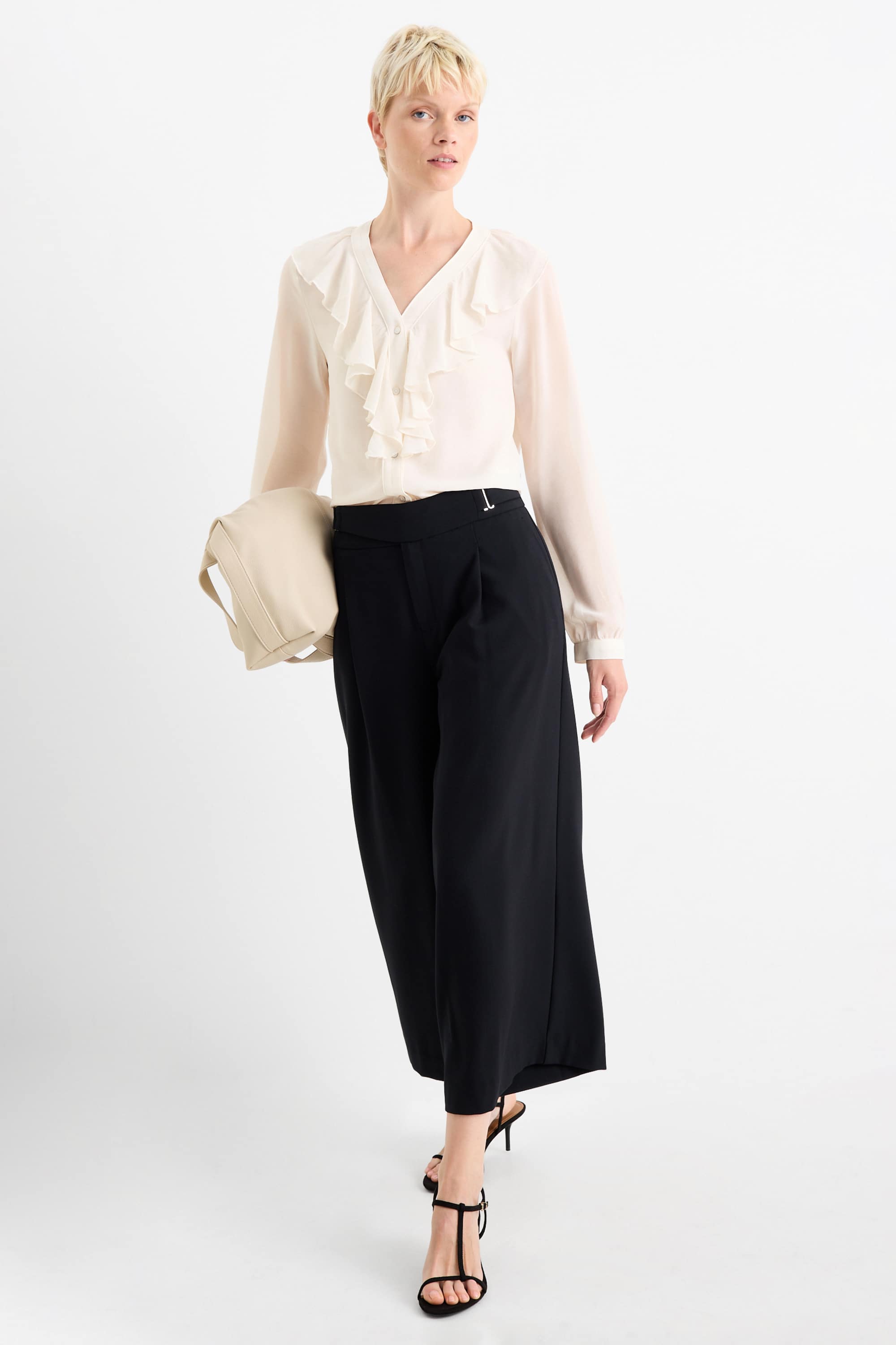 V-neck blouse cremewhite