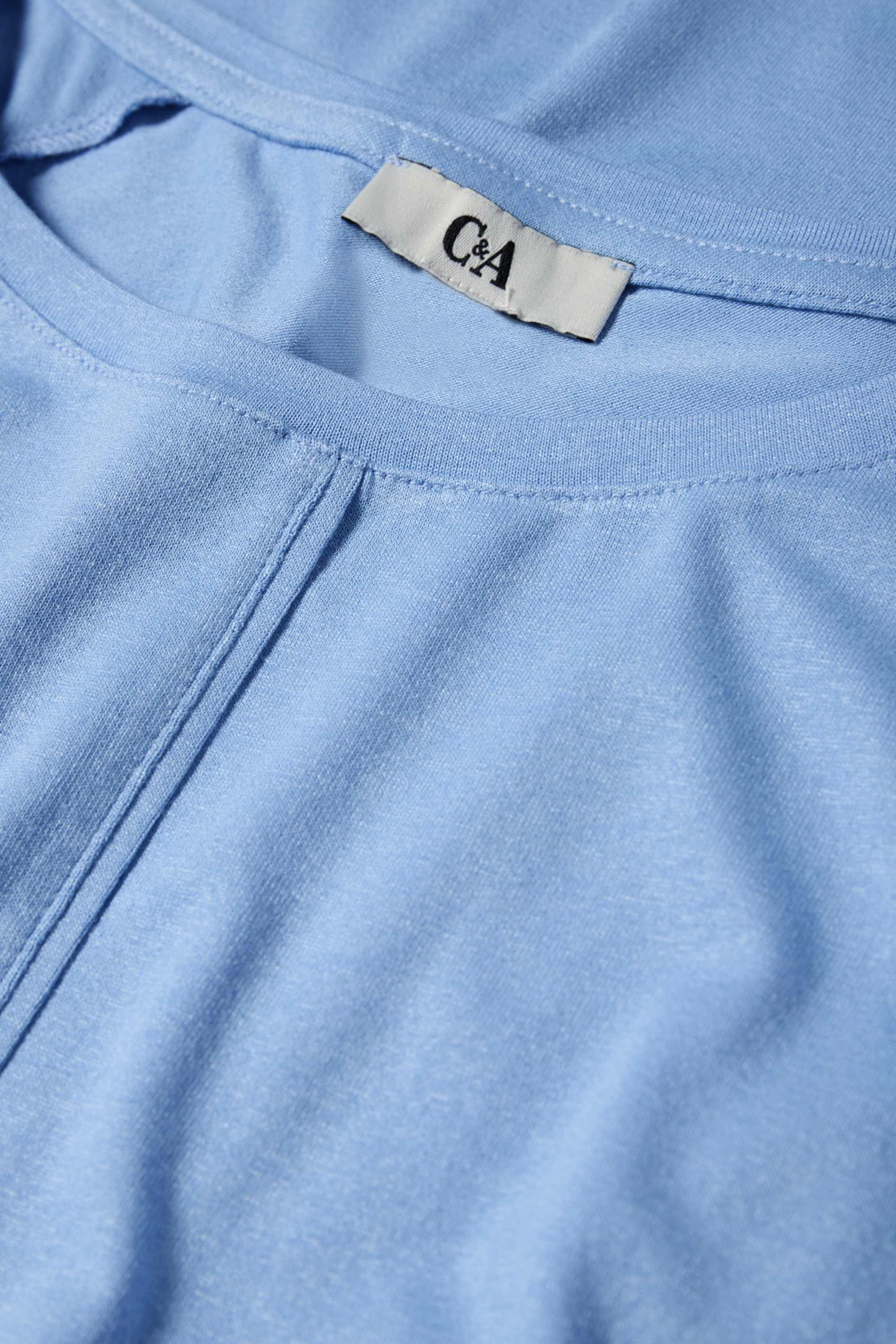 T-shirt light blue